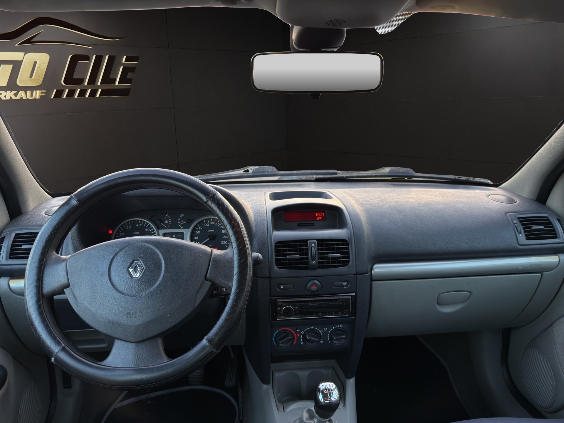 RENAULT Clio 1.4 16V Dynamique Luxe-image-9