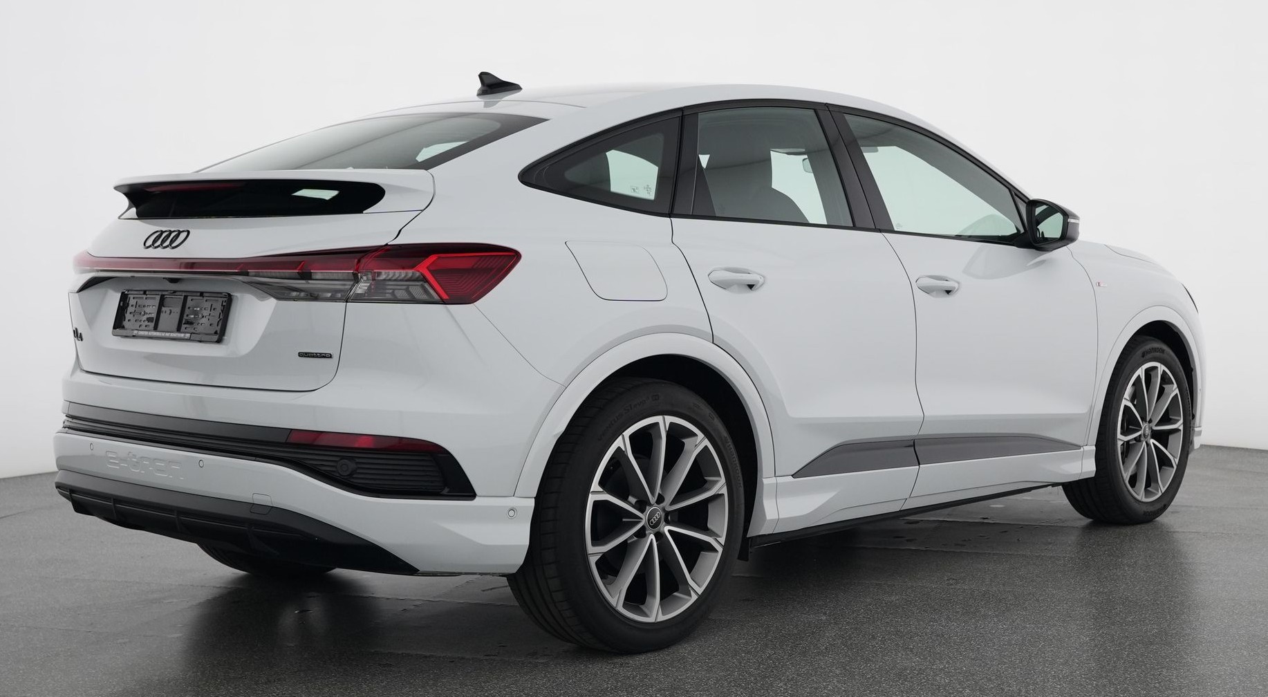 AUDI Q4 Sportback e-tron 45 Edition Swiss Ski quattro mit Anhängerkupplung-image-3