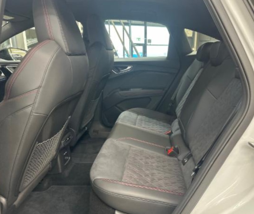 AUDI Q4 Sportback e-tron 45 Edition Swiss Ski quattro mit Anhängerkupplung-image-8