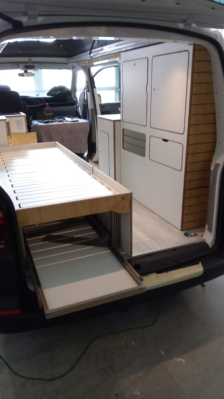 VW T6.1 Camper 4x4, Luxusausstattung: Luftfederung für Offroad/horizontales Liegen, Solarpannel für autarkes Campen,-image-2