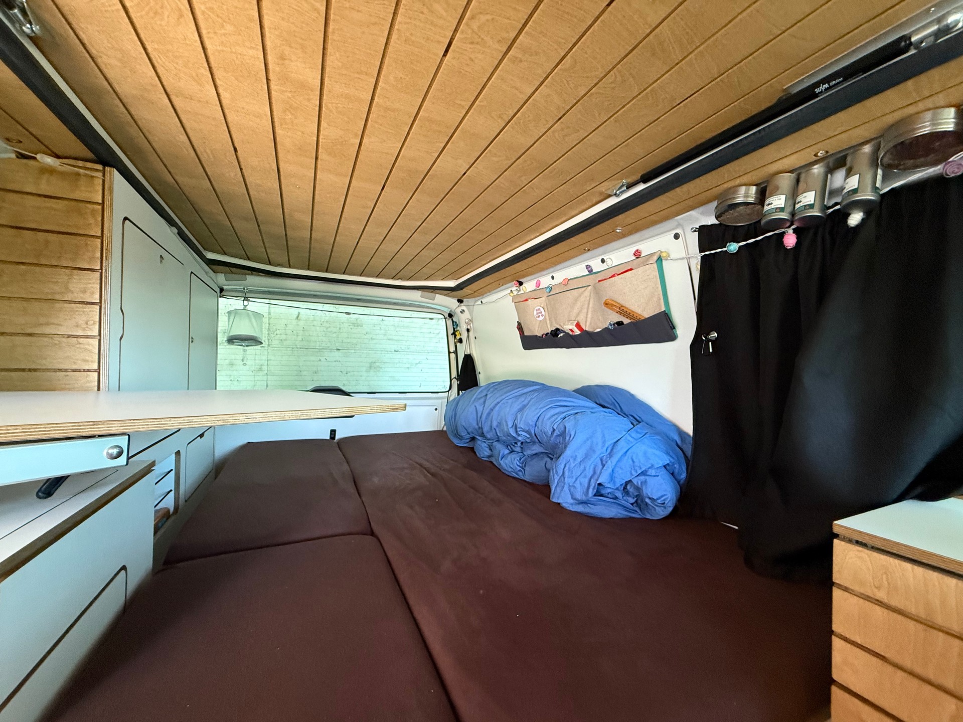 VW T6.1 Camper 4x4, Luxusausstattung: Luftfederung für Offroad/horizontales Liegen, Solarpannel für autarkes Campen,-image-4