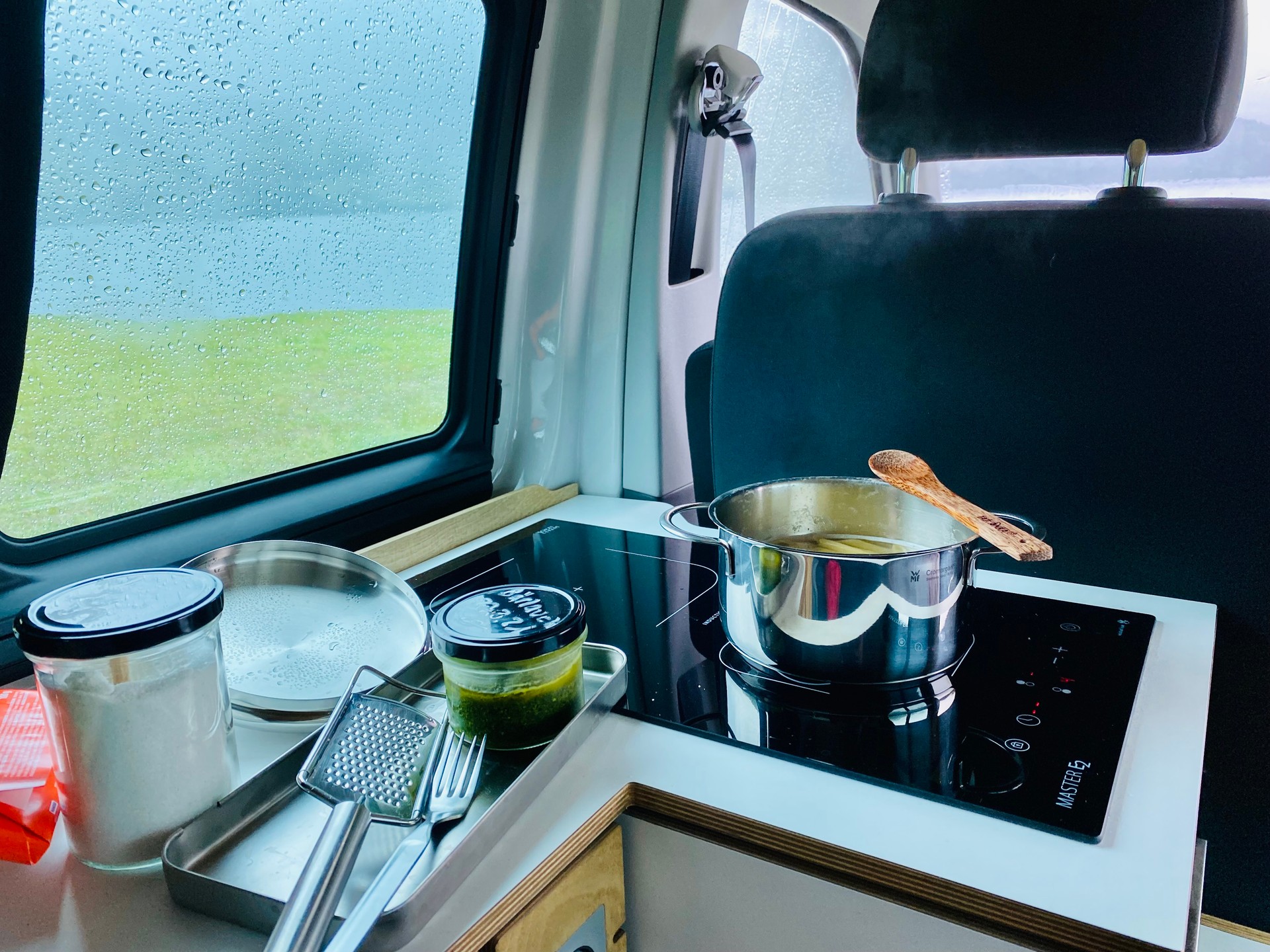 VW T6.1 Camper 4x4, Luxusausstattung: Luftfederung für Offroad/horizontales Liegen, Solarpannel für autarkes Campen,-image-7