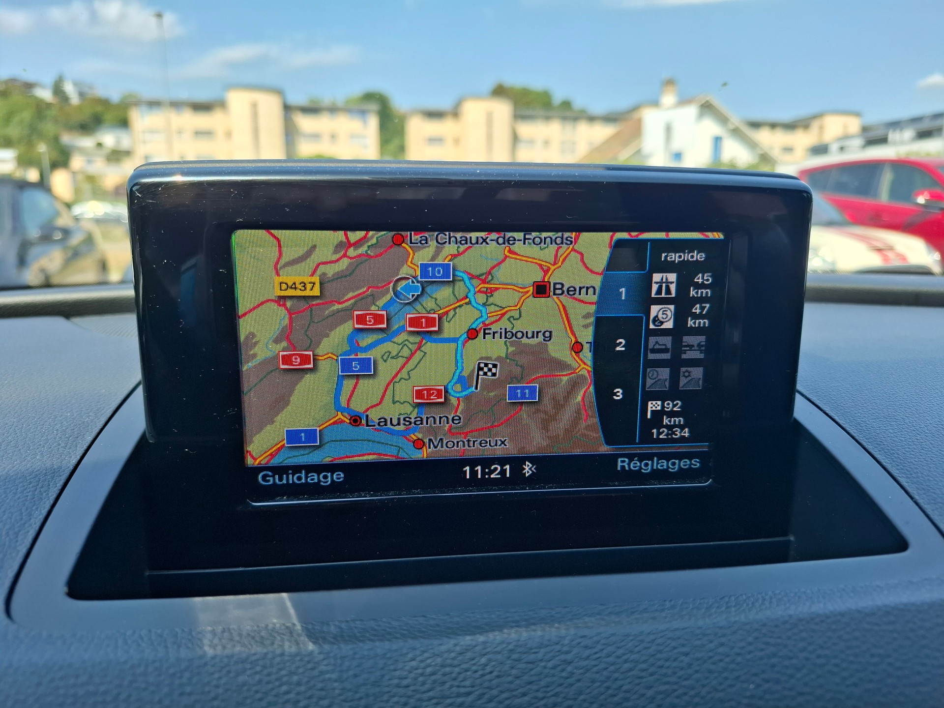 AUDI Q3 2.0 TDI quattro-image-10