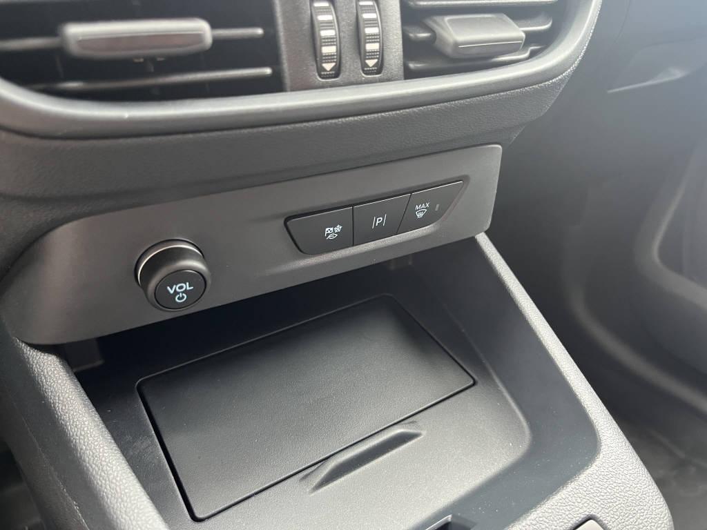 FORD E-Transit Courier Van Trend-image-13