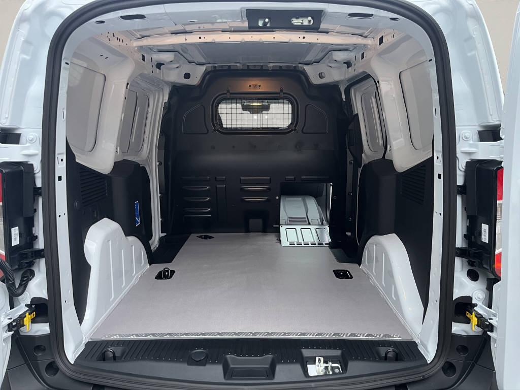 FORD E-Transit Courier Van Trend-image-14
