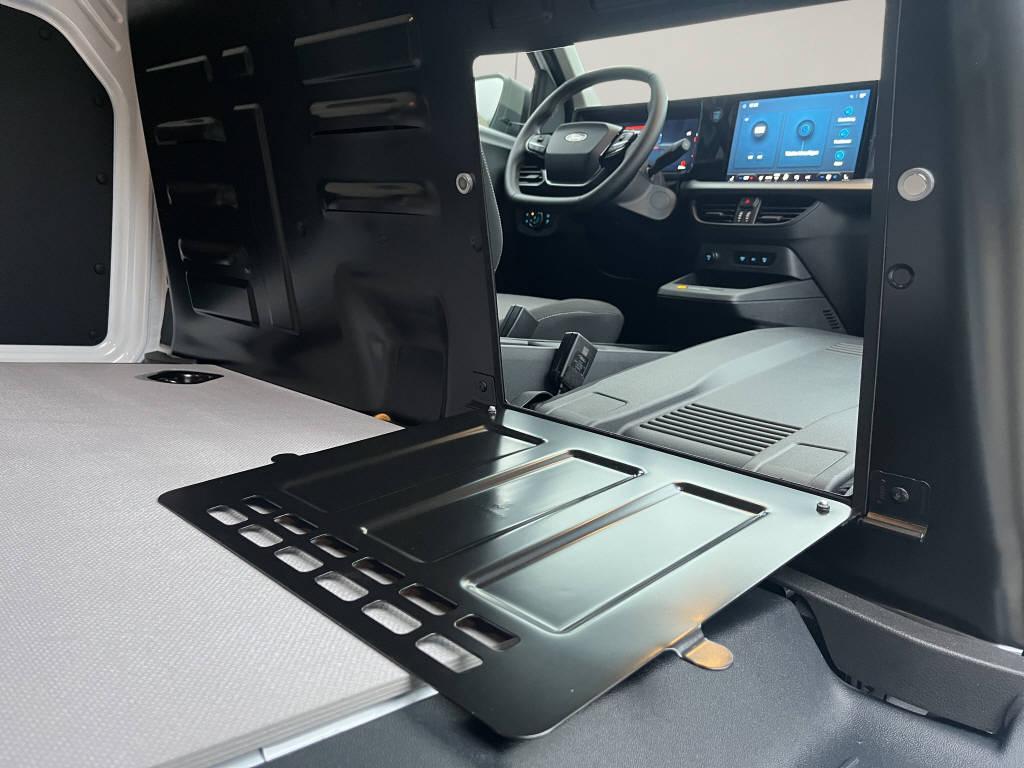 FORD E-Transit Courier Van Trend-image-11