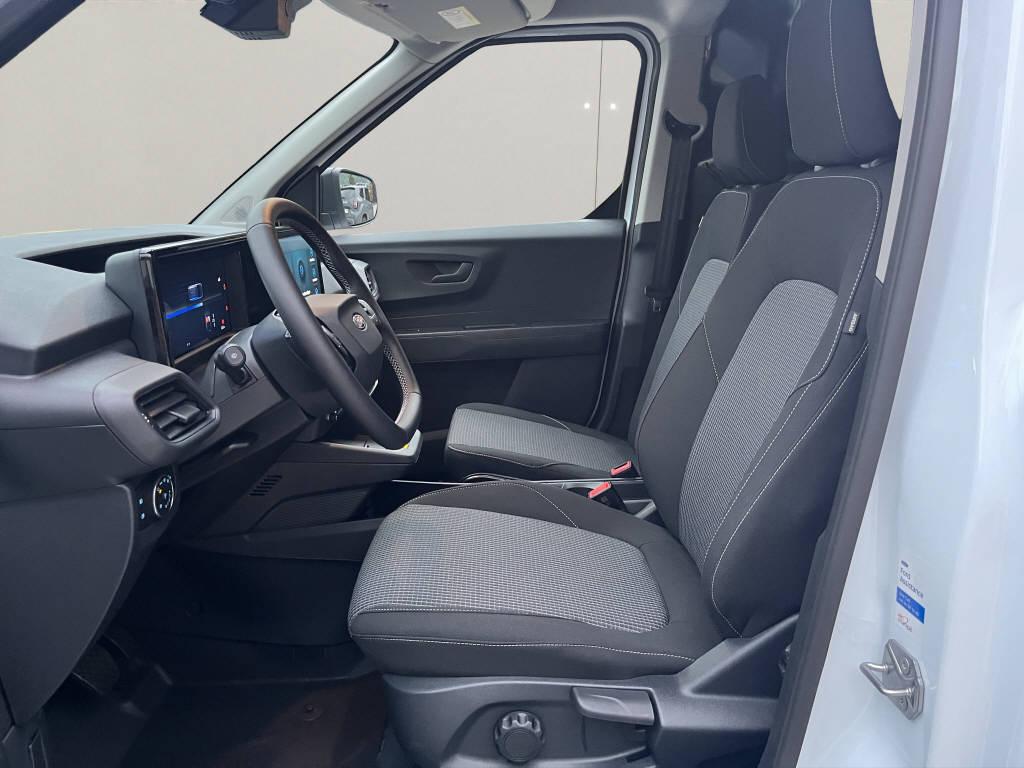 FORD E-Transit Courier Van Trend-image-17