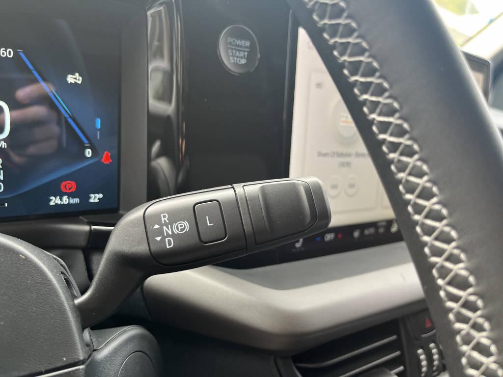FORD E-Transit Courier Van Trend-image-12