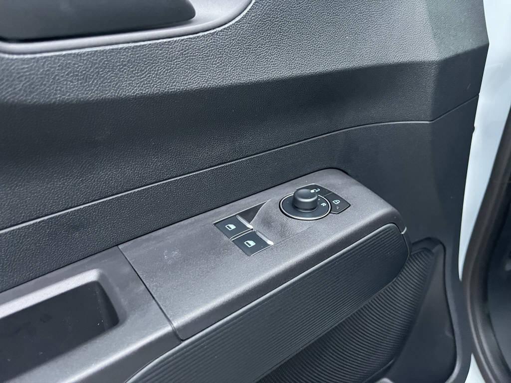 FORD E-Transit Courier Van Trend-image-20