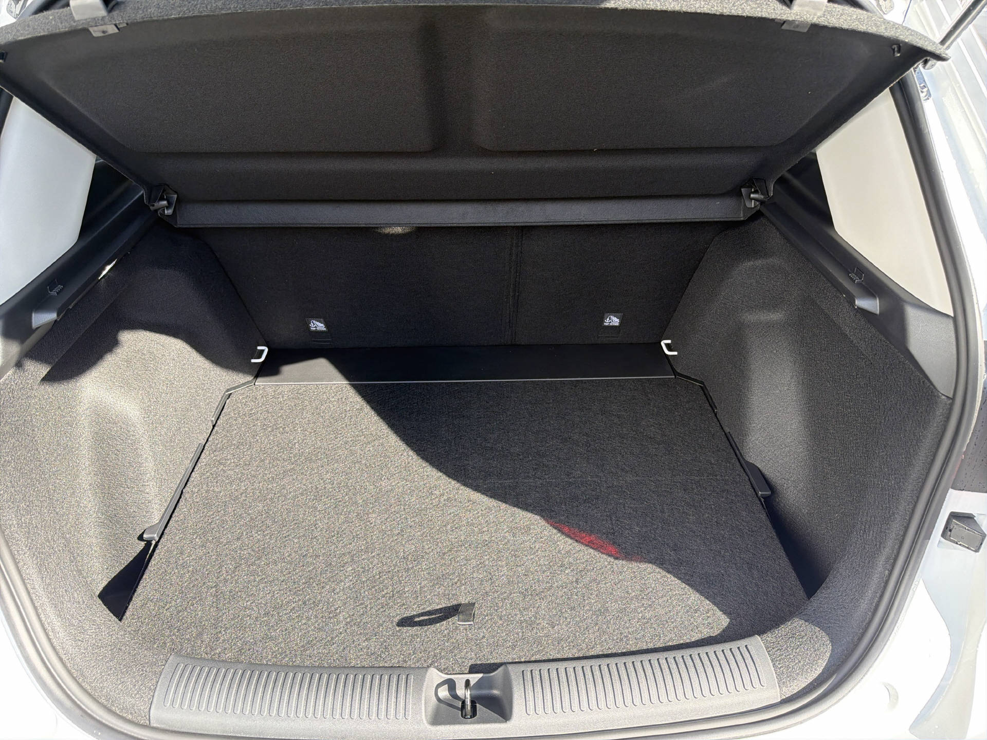 MG ZS 1.5 Hybrid+ Luxury-image-10