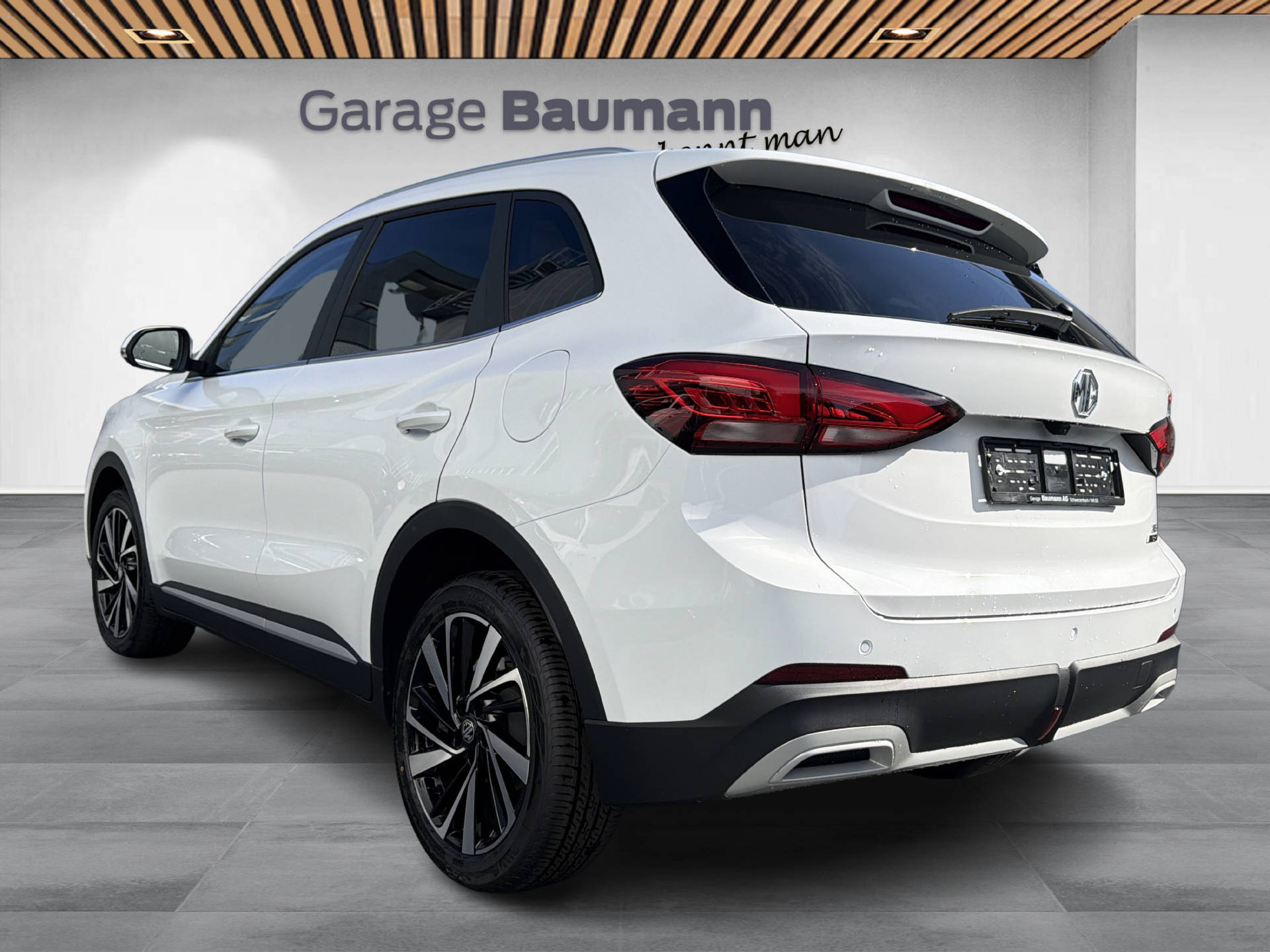 MG ZS 1.5 Hybrid+ Luxury-image-2