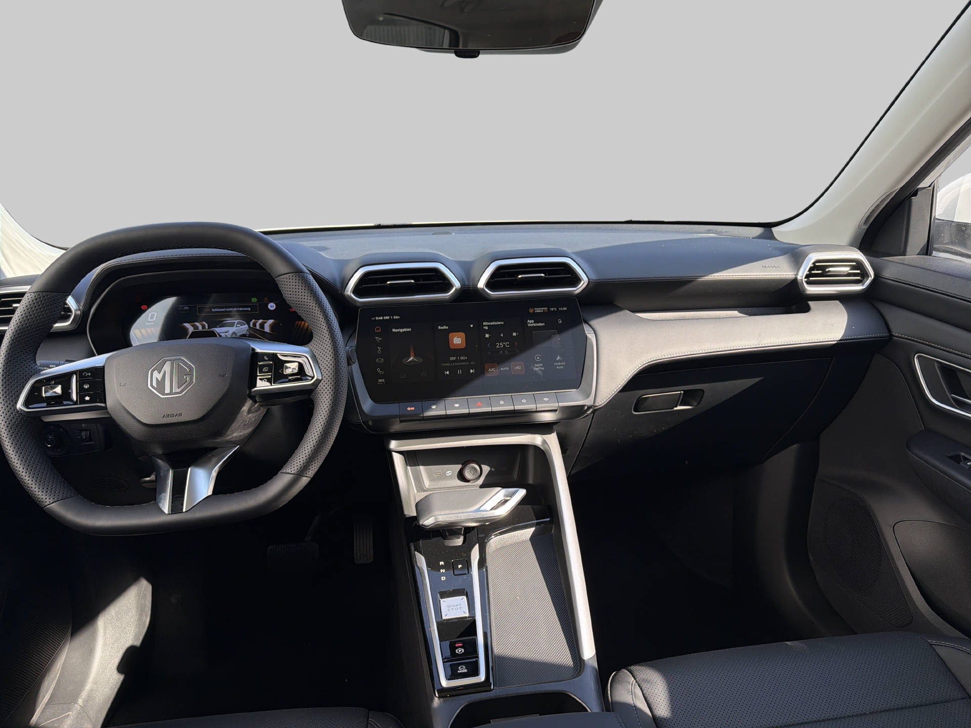 MG ZS 1.5 Hybrid+ Luxury-image-4