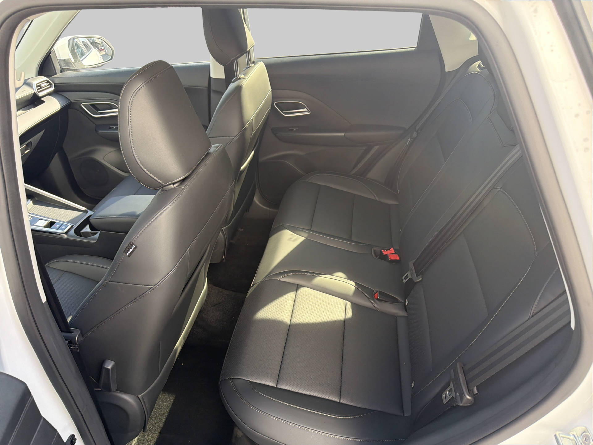 MG ZS 1.5 Hybrid+ Luxury-image-8