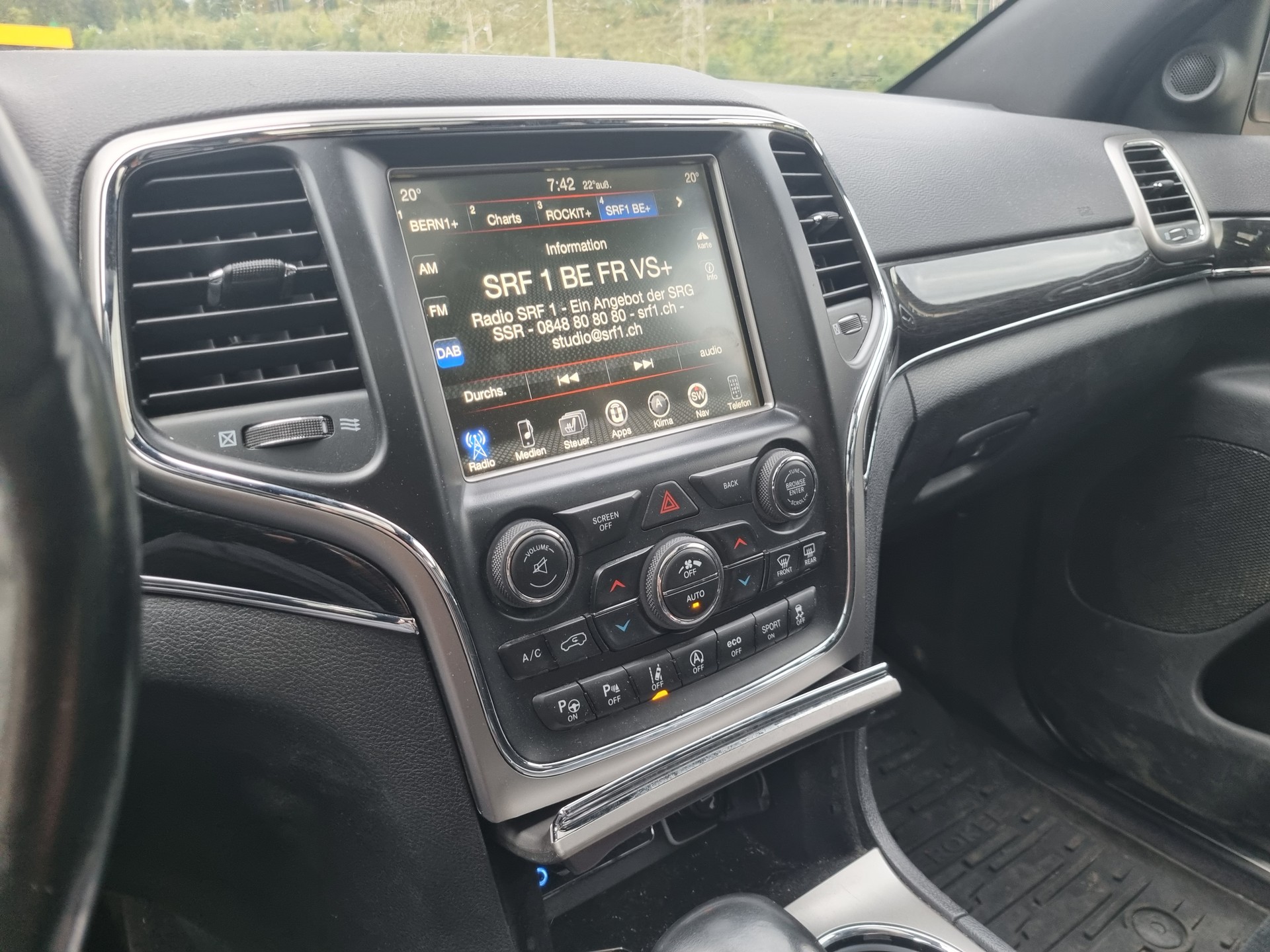 JEEP Grand Cherokee 3.0 CRD Overland Automatic-image-11