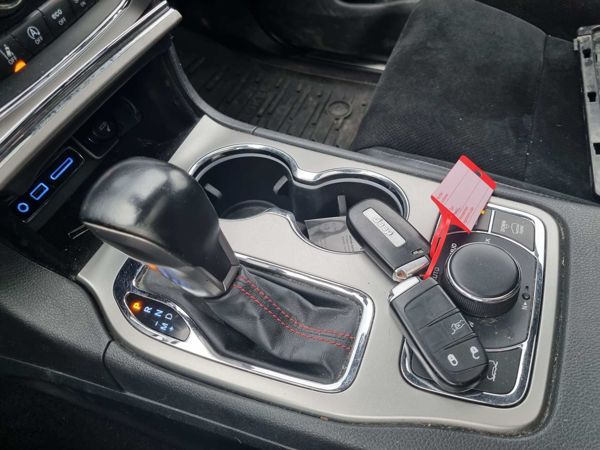 JEEP Grand Cherokee 3.0 CRD Overland Automatic-image-12