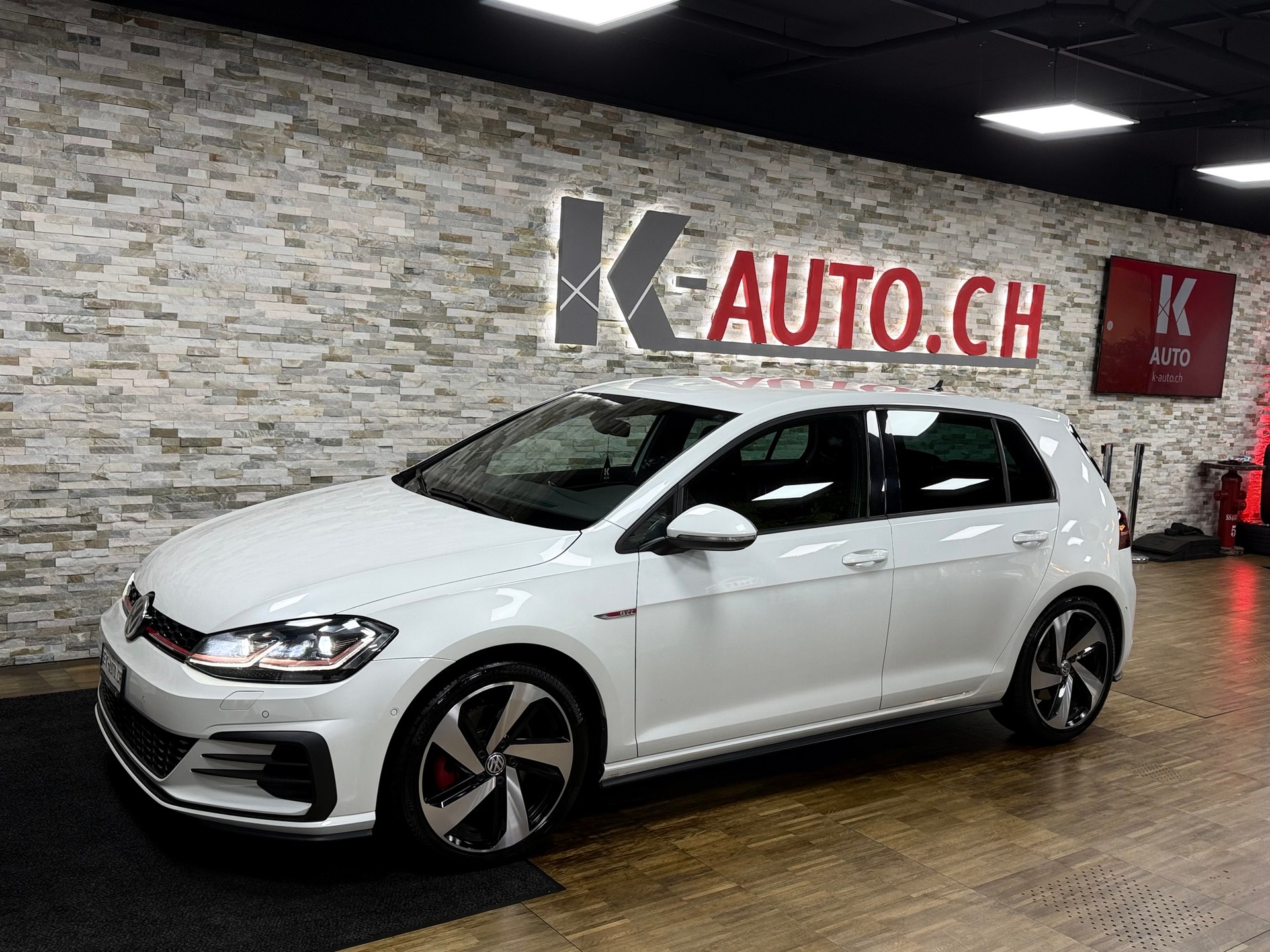 VW Golf 2.0 TSI GTI DSG-image-0