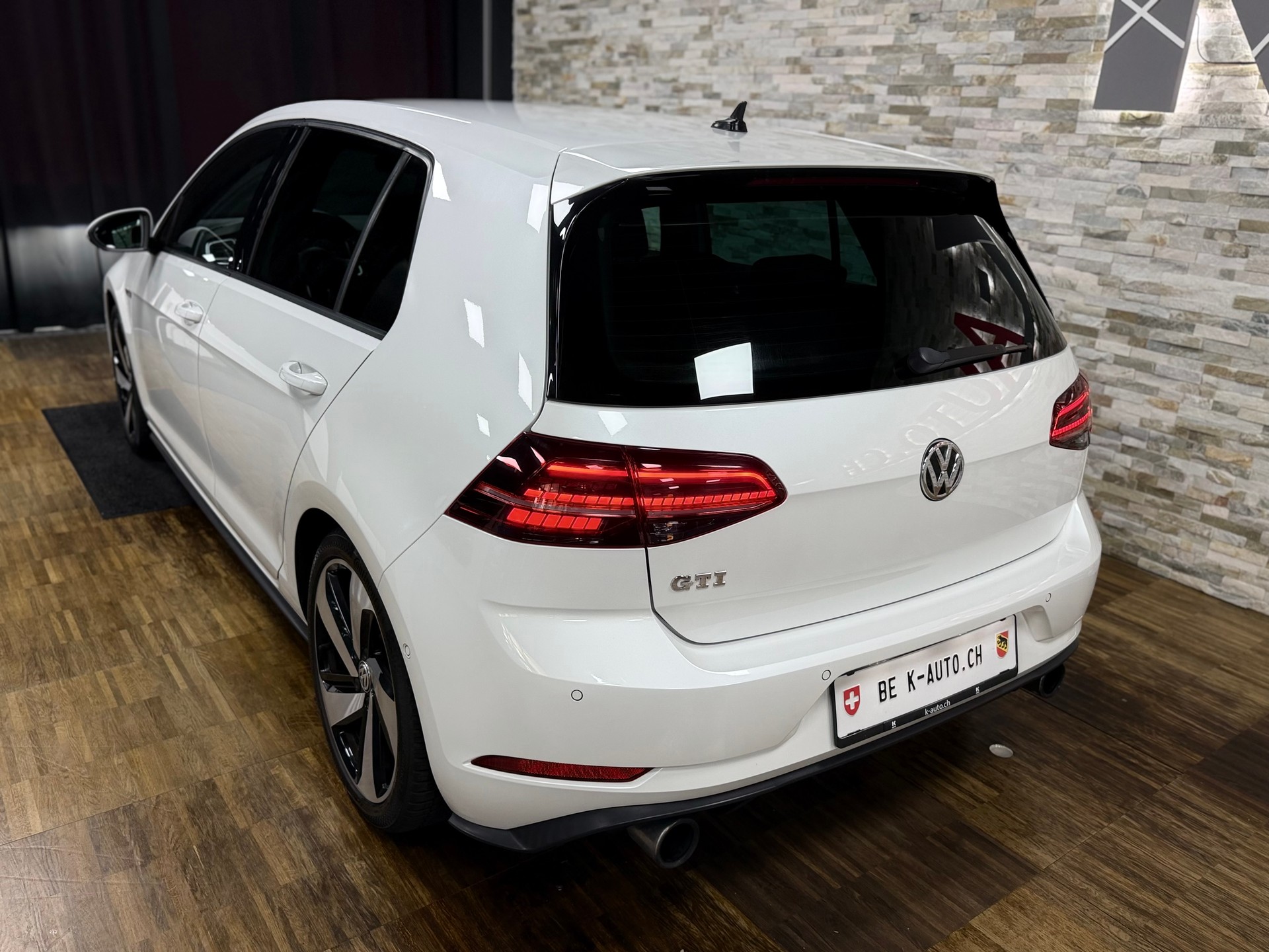VW Golf 2.0 TSI GTI DSG-image-2