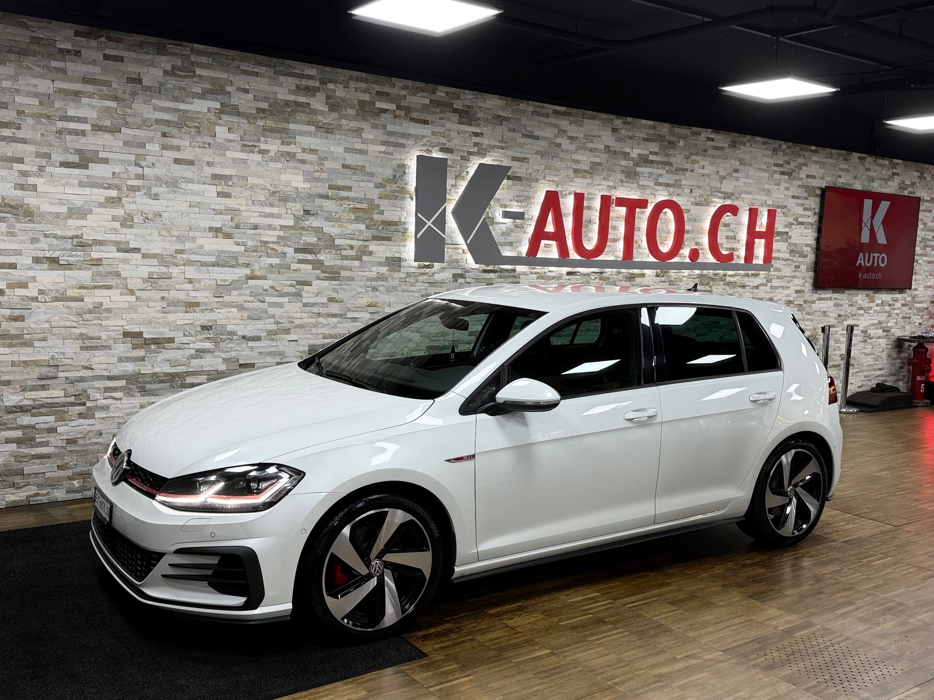 VW Golf 2.0 TSI GTI DSG-image-1