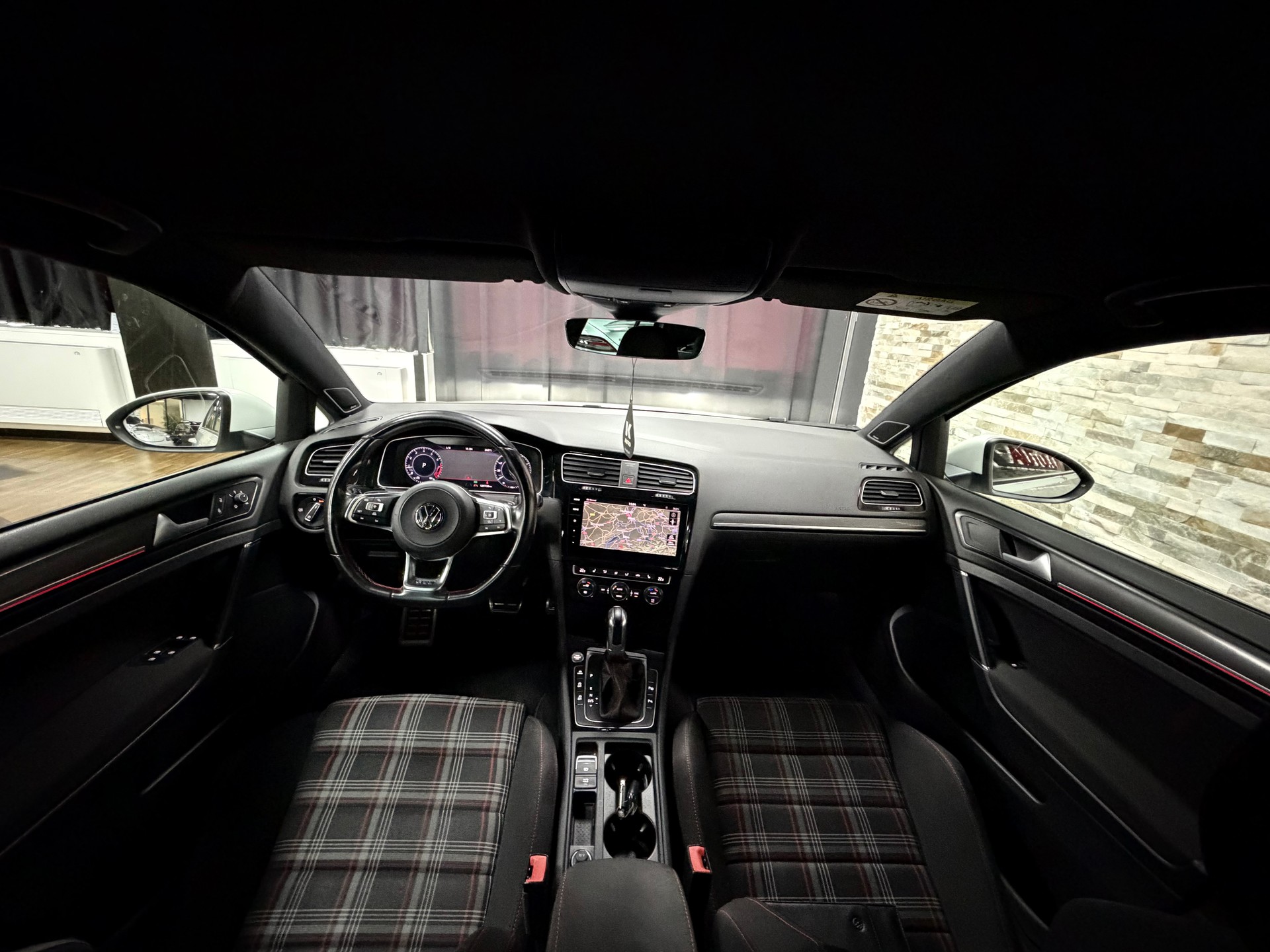 VW Golf 2.0 TSI GTI DSG-image-26
