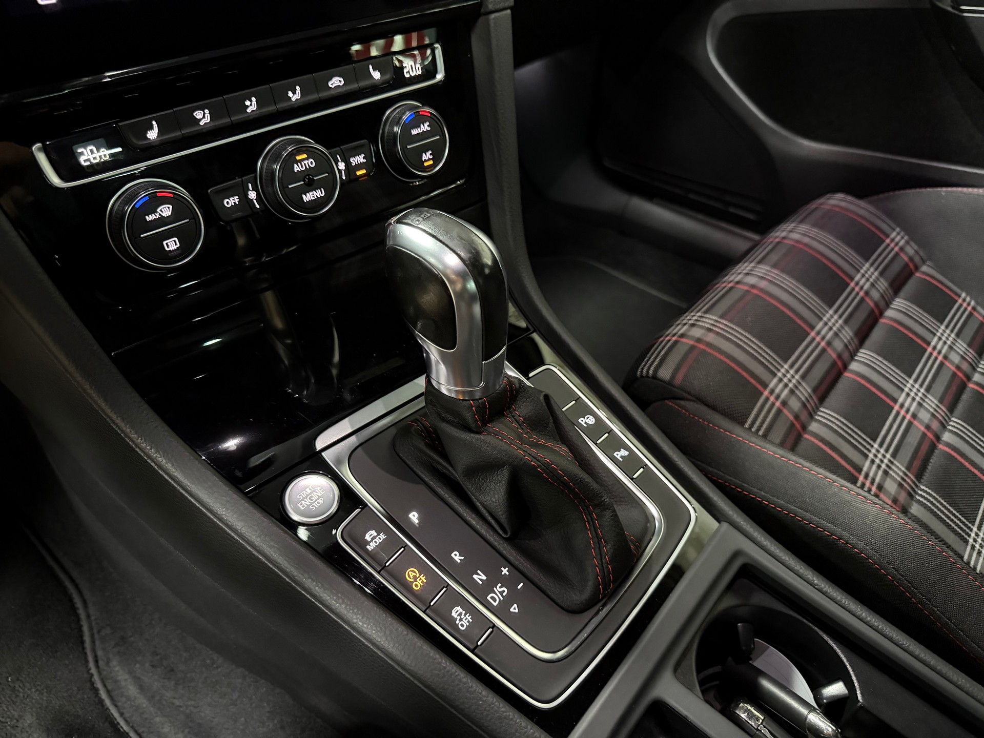 VW Golf 2.0 TSI GTI DSG-image-19