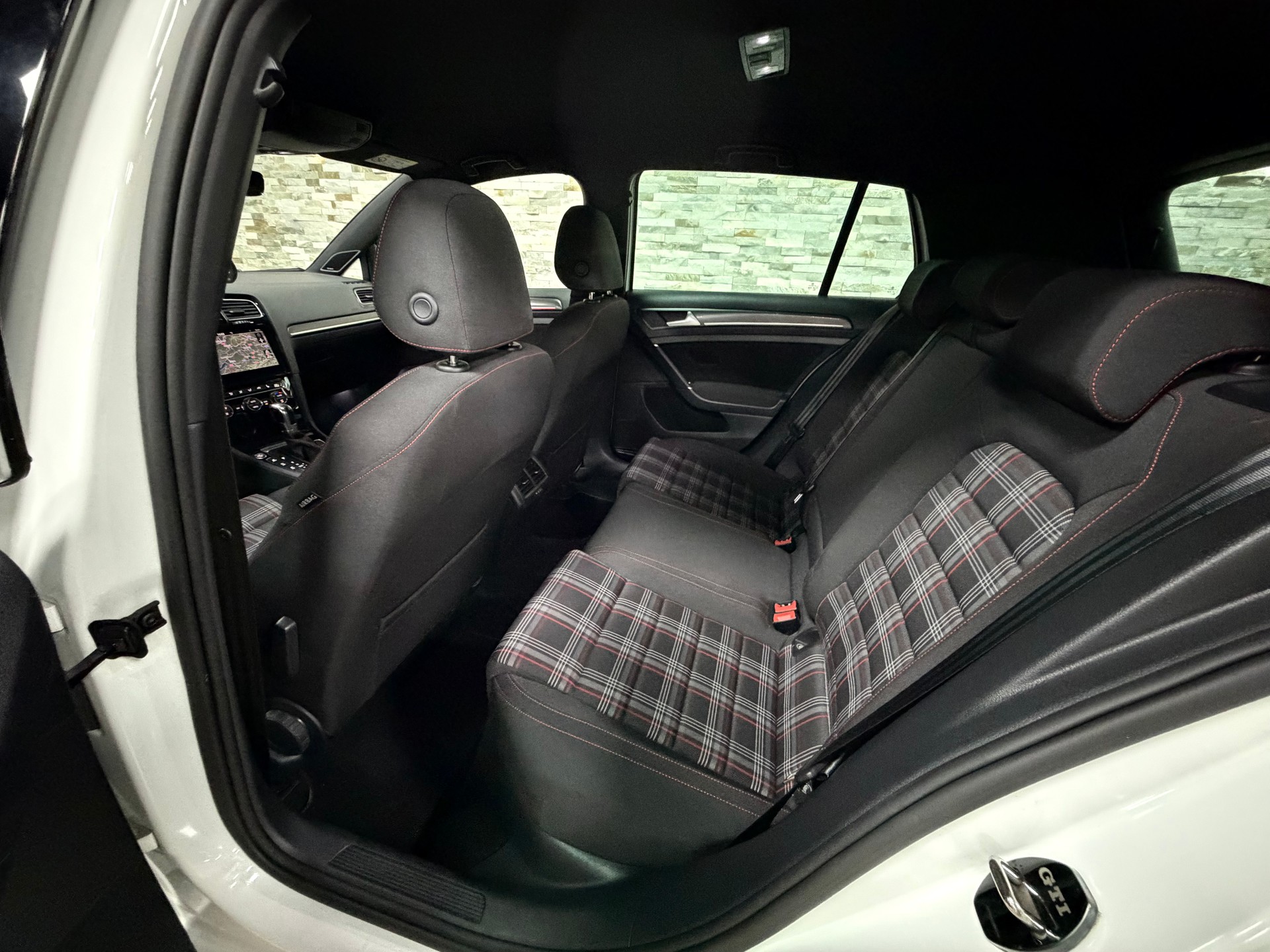 VW Golf 2.0 TSI GTI DSG-image-25