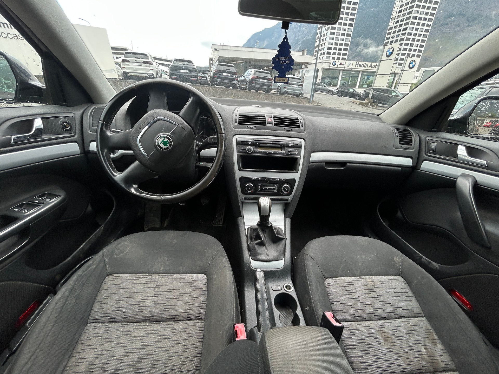 SKODA Octavia Combi 1.8 TSI Swiss Adventure 4x4-image-9