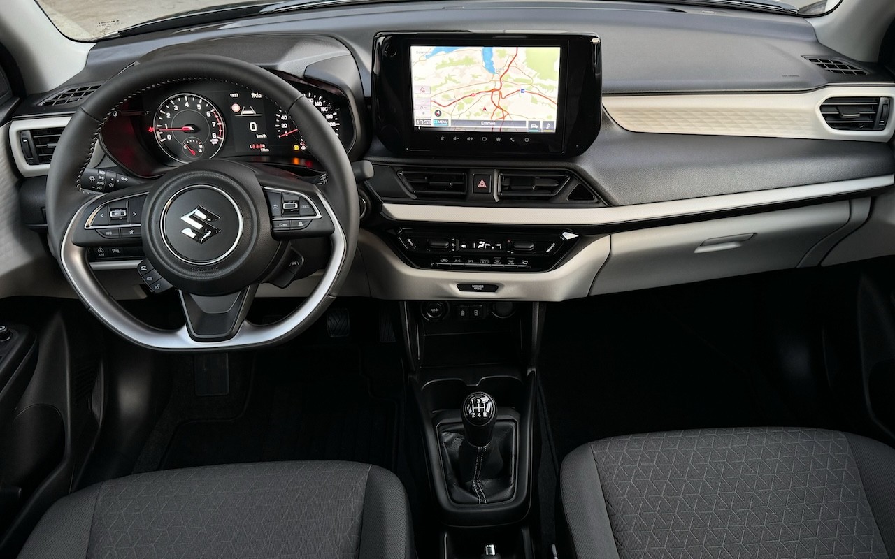 SUZUKI NEW SWIFT 1.2 COMPACT+ HYBRID 4X4-showroom-element-1