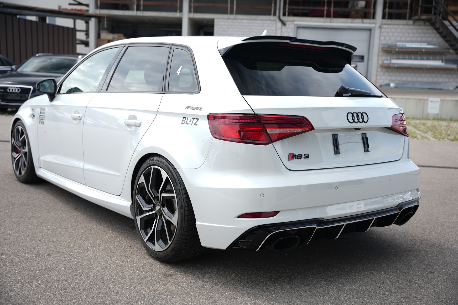AUDI RS3 Sportback 2.5 TSI quattro S-tronic-image-3