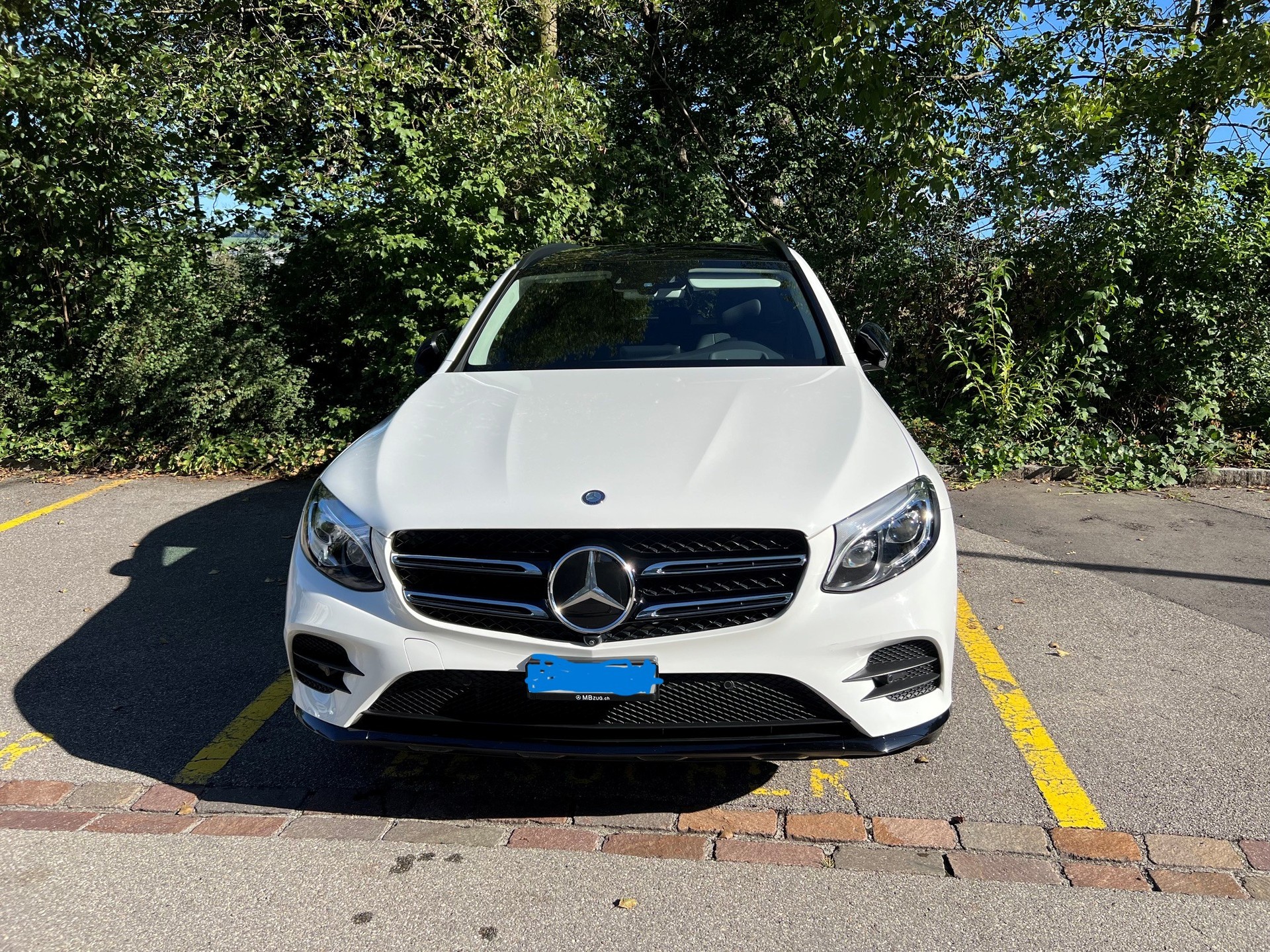 MERCEDES-BENZ GLC 250 d AMG Line 4m-image-1