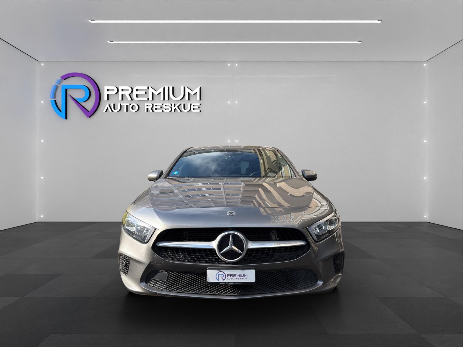 MERCEDES-BENZ A 200 7G-DCT-showroom-element-1