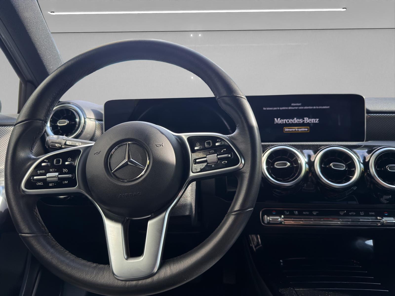MERCEDES-BENZ A 200 7G-DCT-image-7