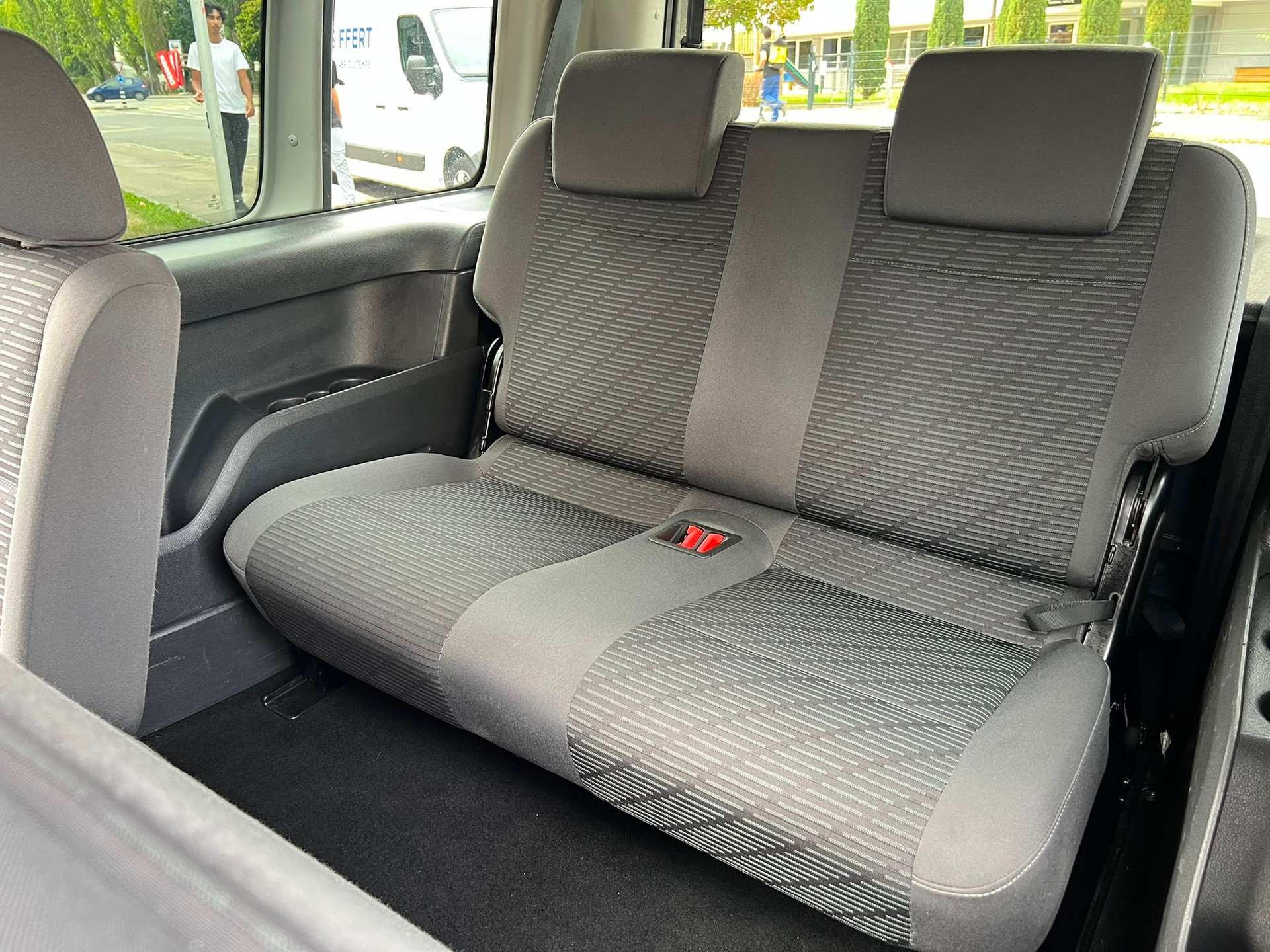 VW Caddy Maxi 1.6 TDI CR Comfortline DSG-image-11