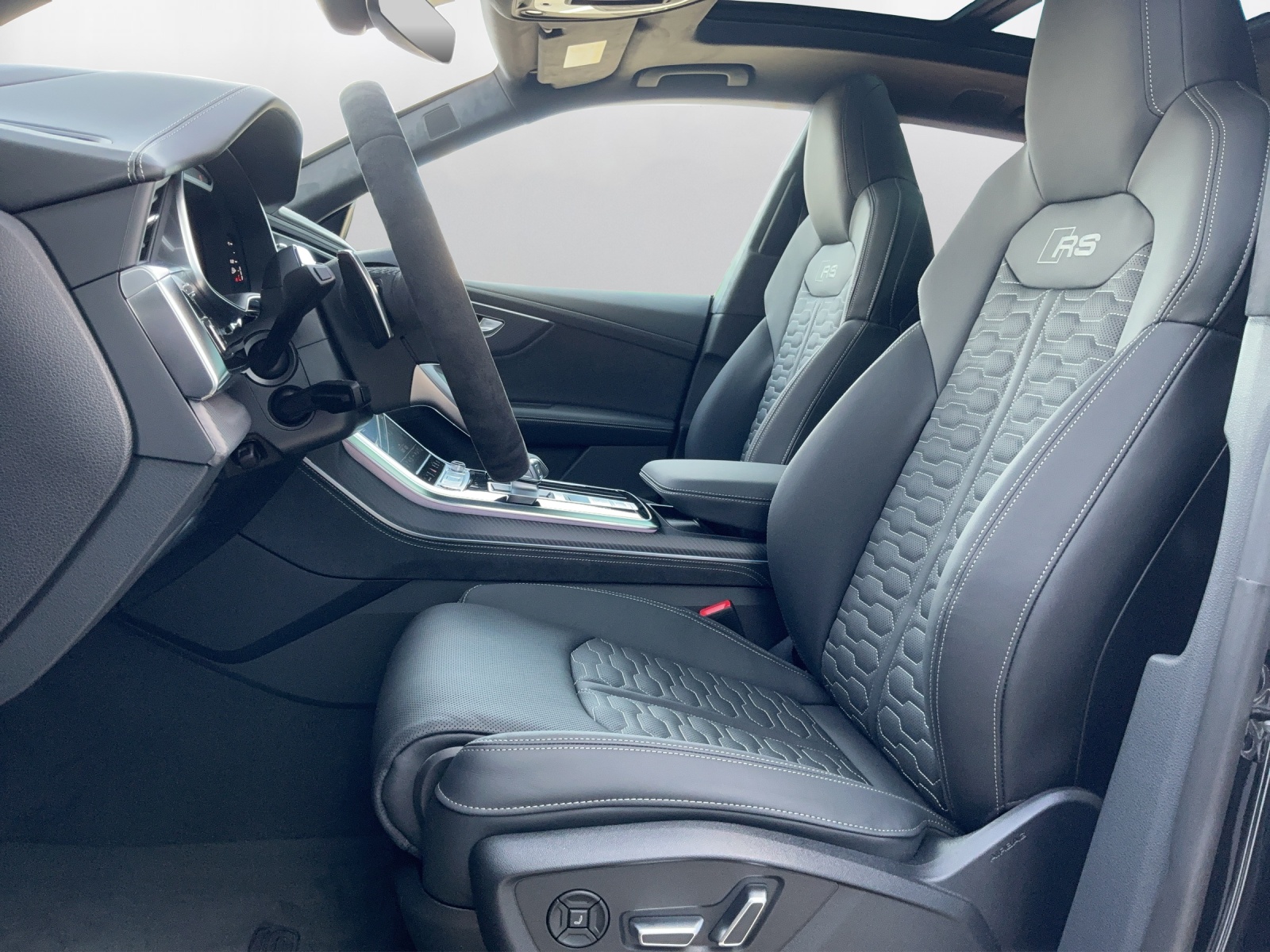 AUDI RSQ8 performance quattro-image-9