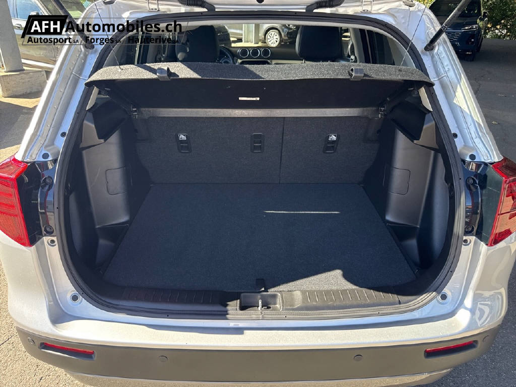 SUZUKI Vitara 1.5 Compact Top Hybrid 4x4-image-9