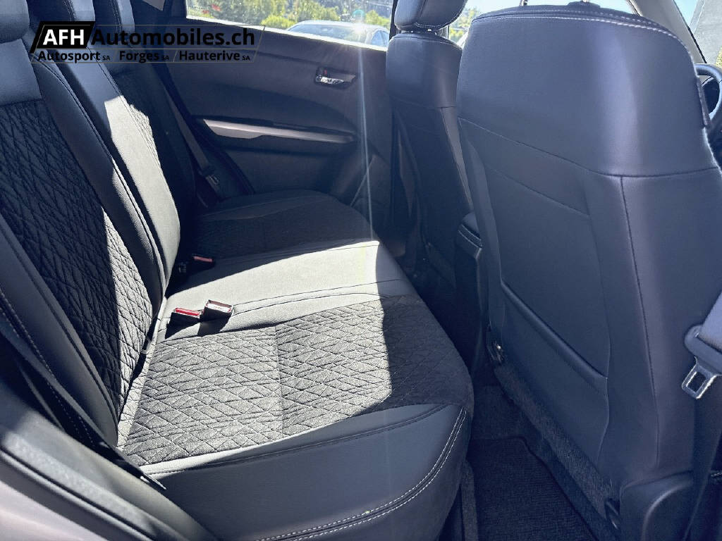 SUZUKI Vitara 1.5 Compact Top Hybrid 4x4-image-15