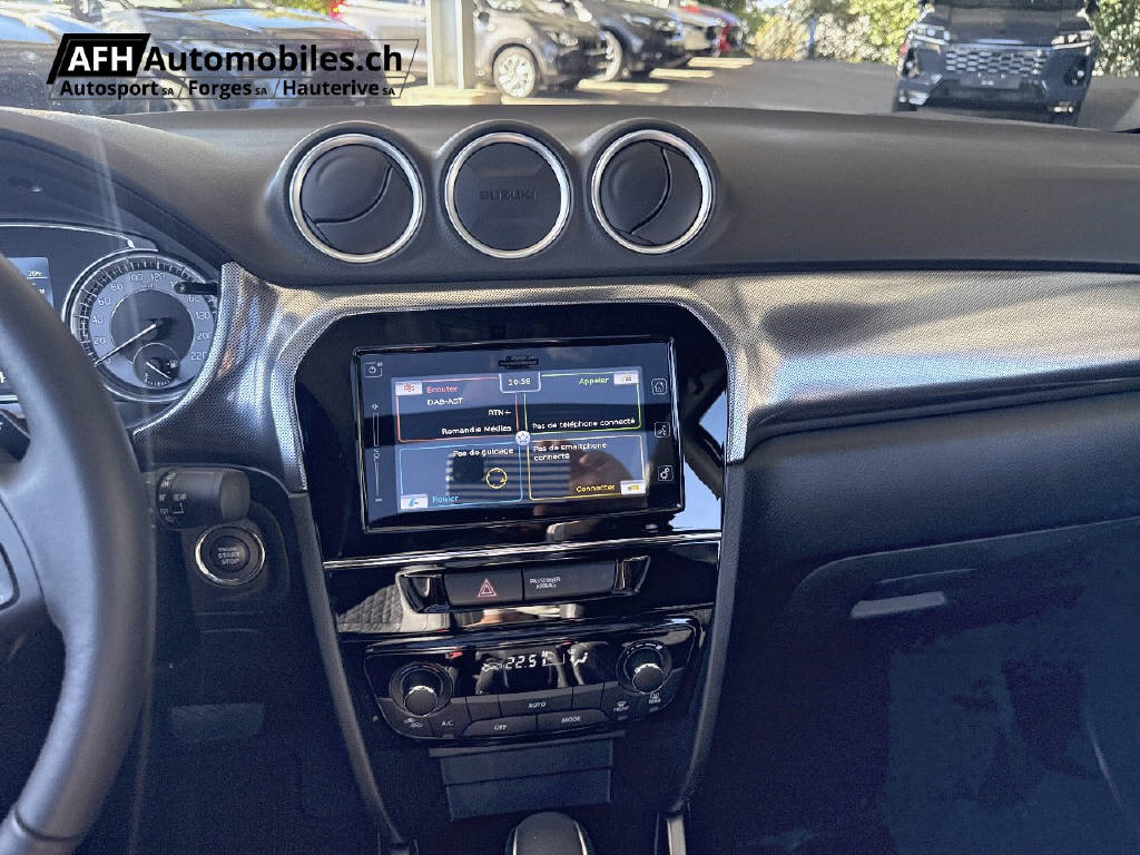 SUZUKI Vitara 1.5 Compact Top Hybrid 4x4-image-12