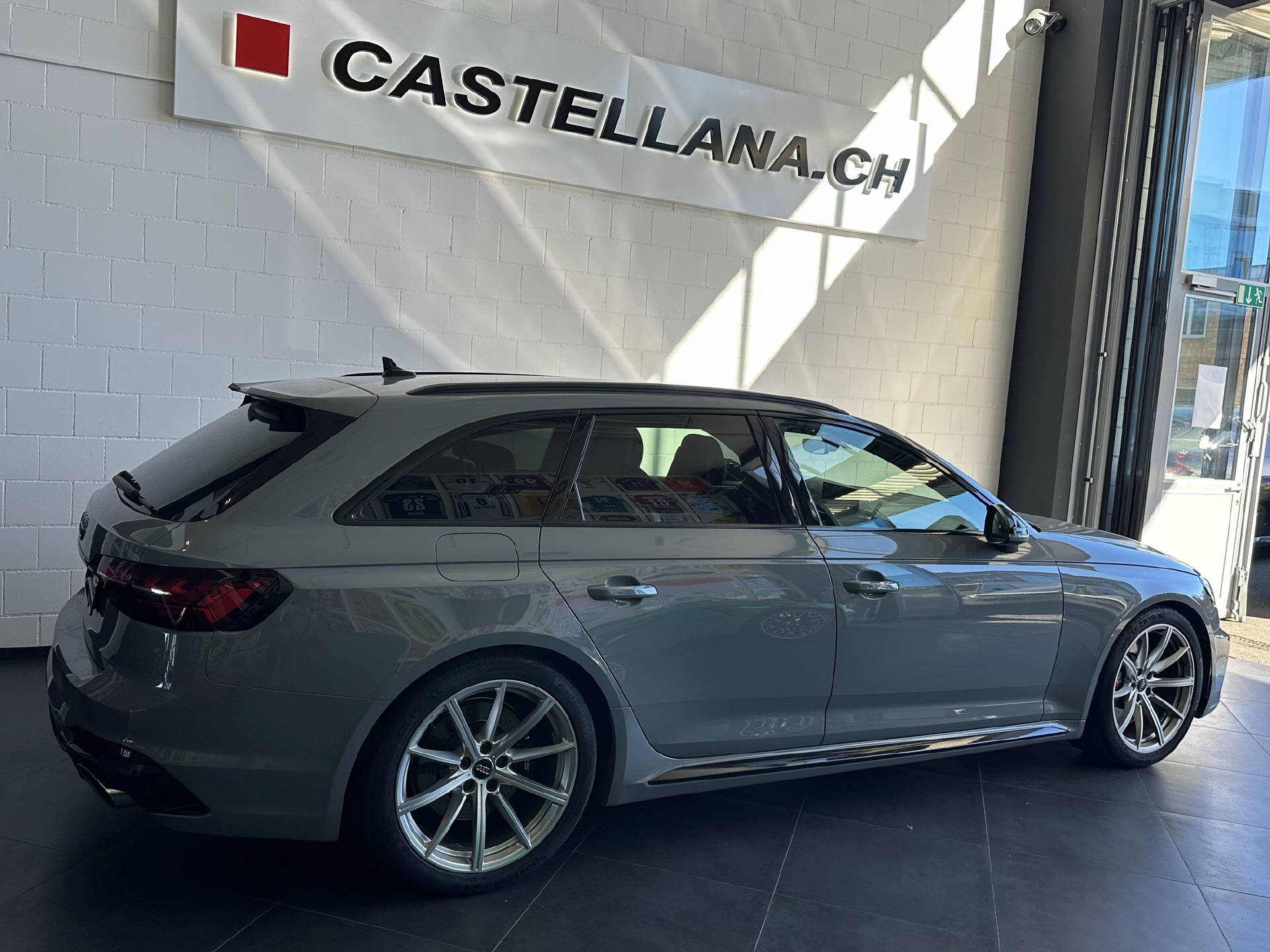 AUDI RS4 Avant 2.9 V6 TFSI quattro T-Tronic-showroom-element-2