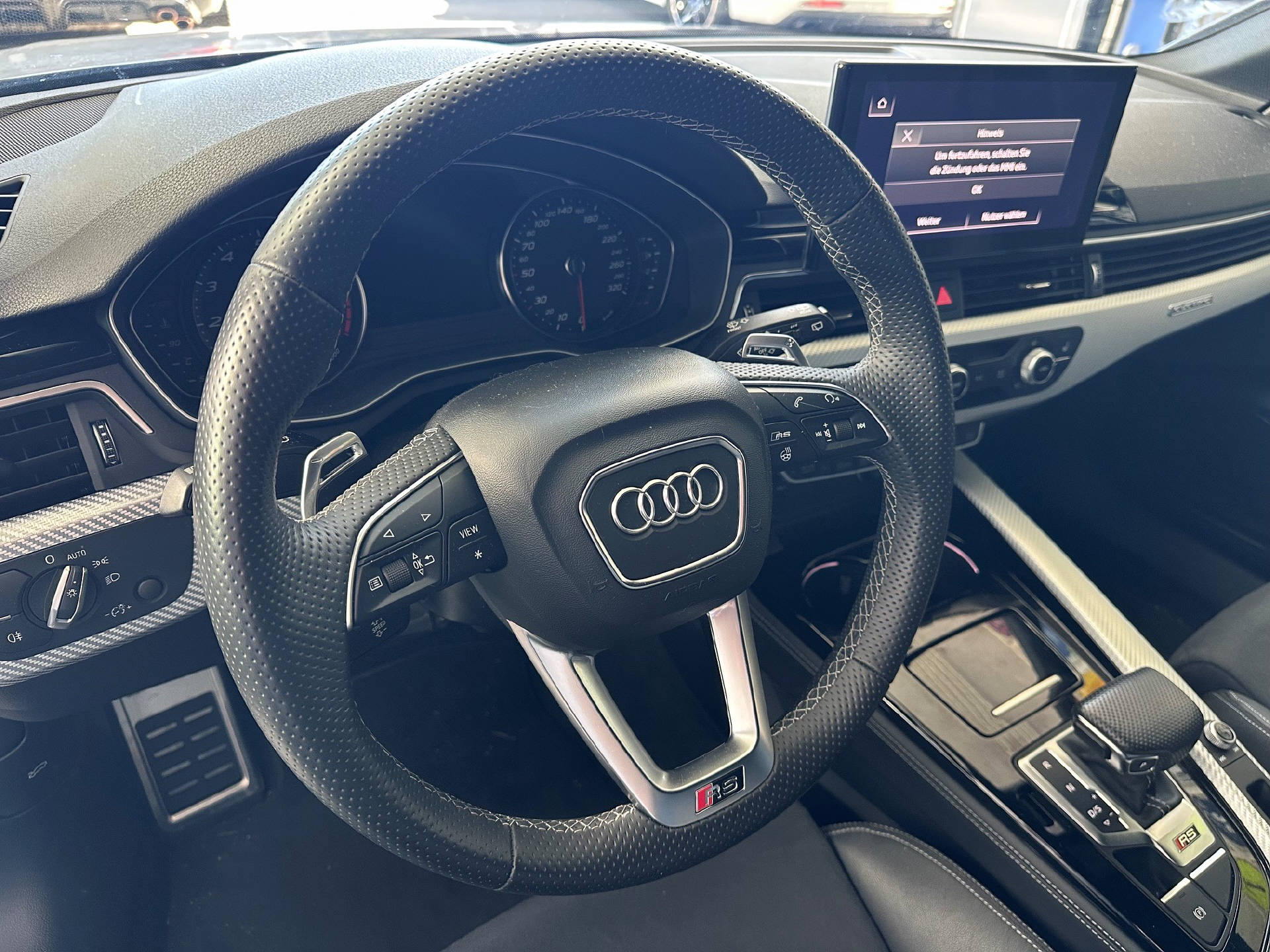 AUDI RS4 Avant 2.9 V6 TFSI quattro T-Tronic-image-9
