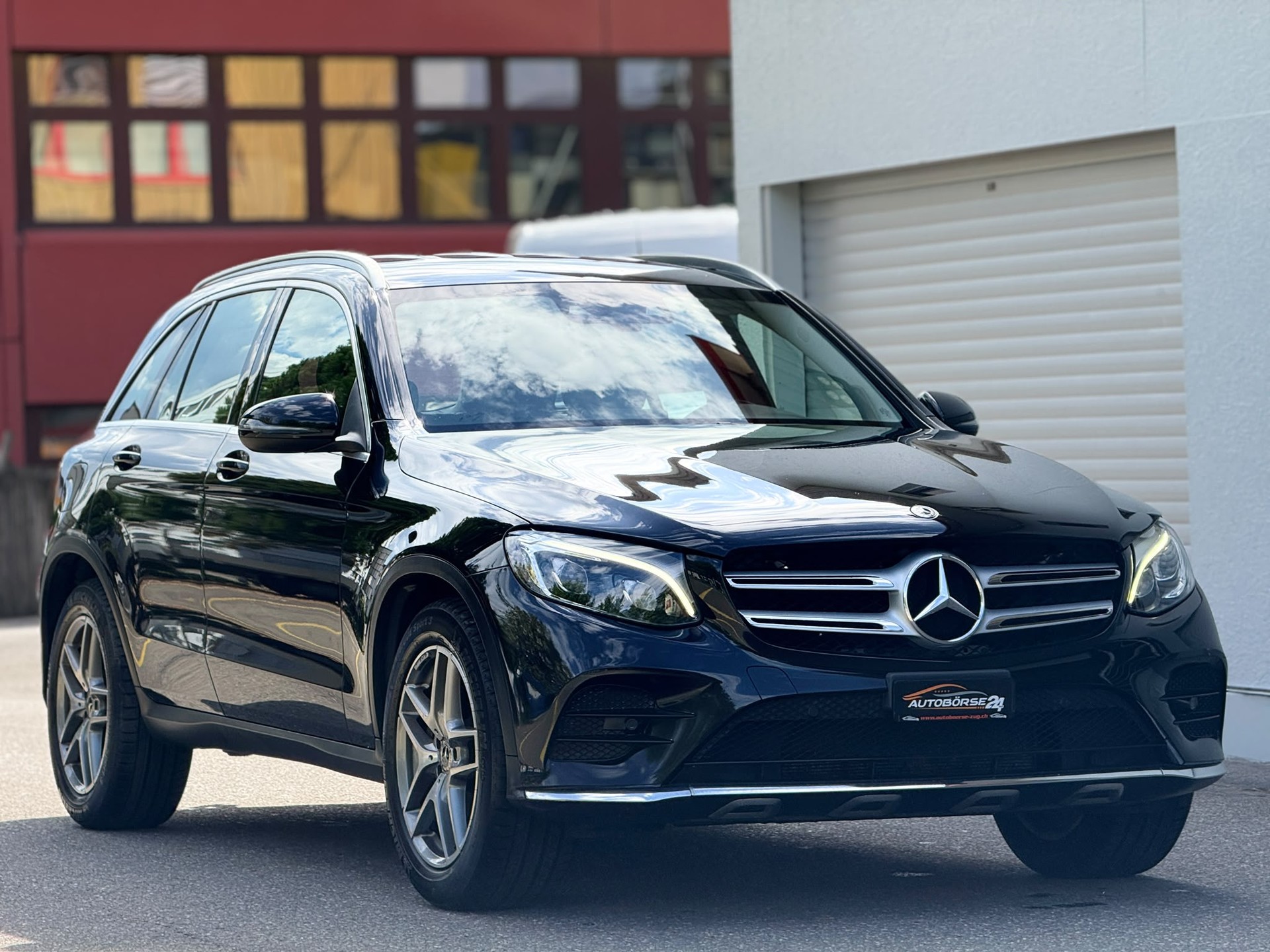 MERCEDES-BENZ GLC 250 AMG Line 4m-image-1