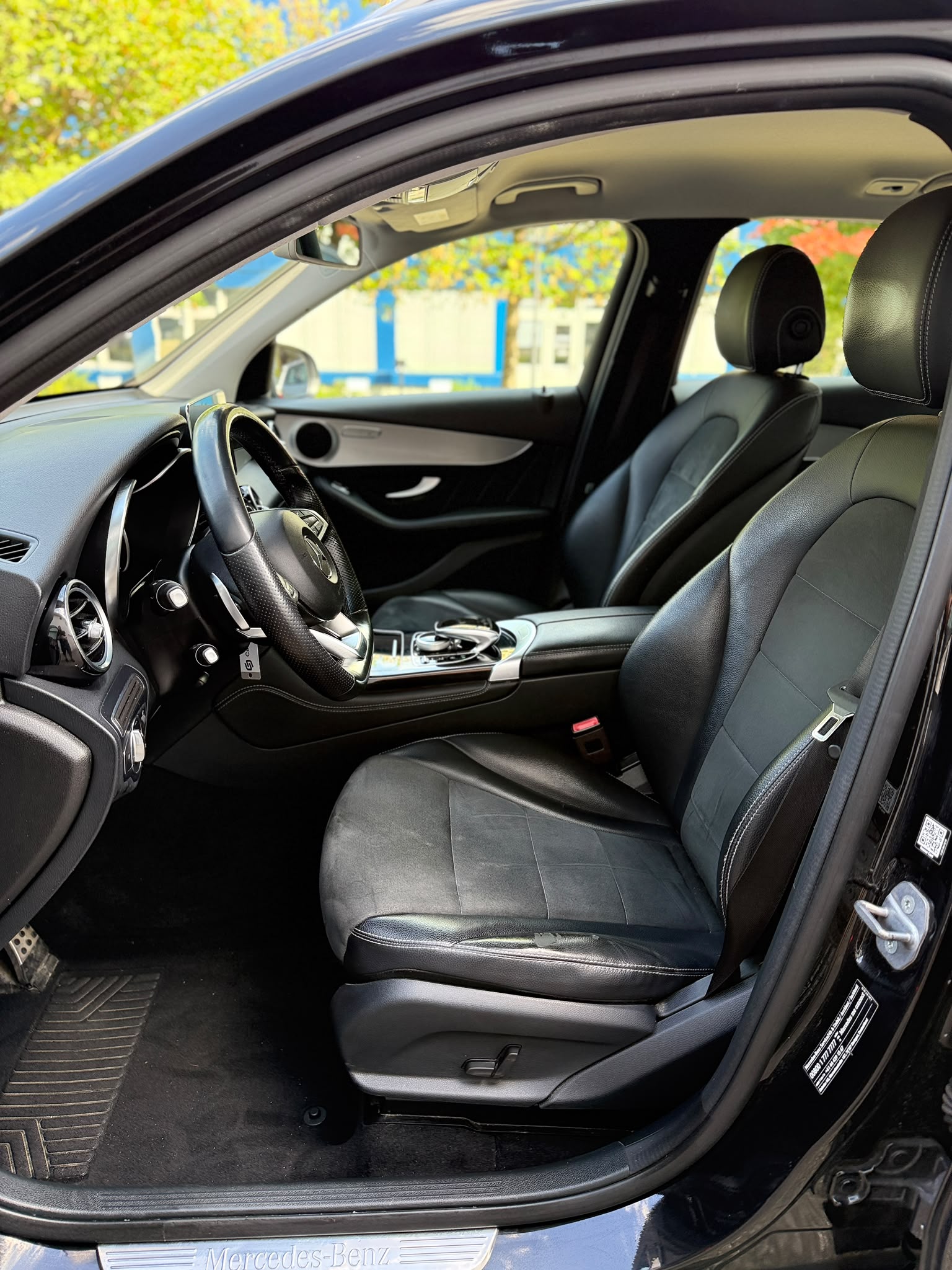 MERCEDES-BENZ GLC 250 AMG Line 4m-image-8