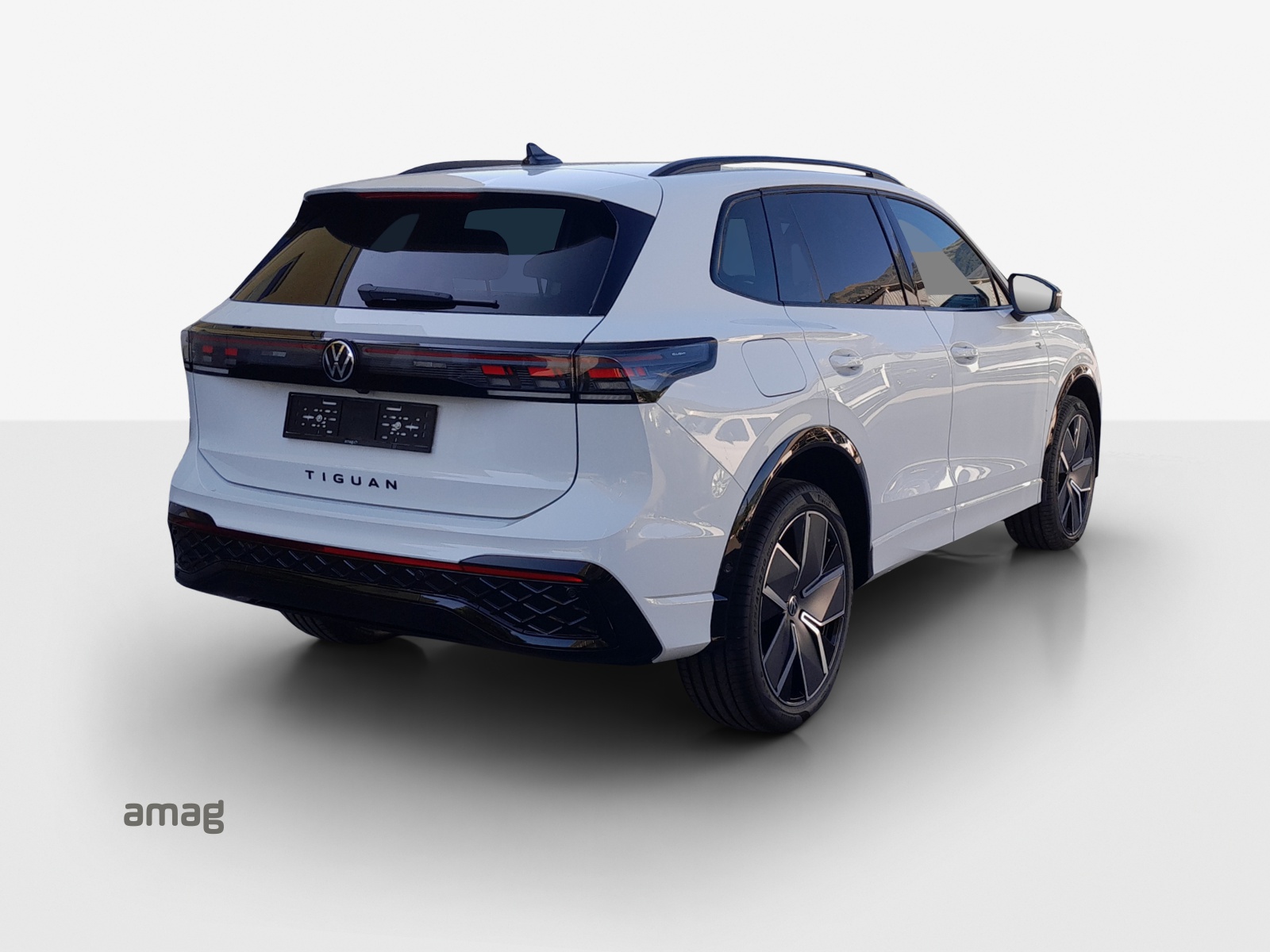VW Tiguan 2.0 TDI SCR R-Line 4Motion DSG-image-4