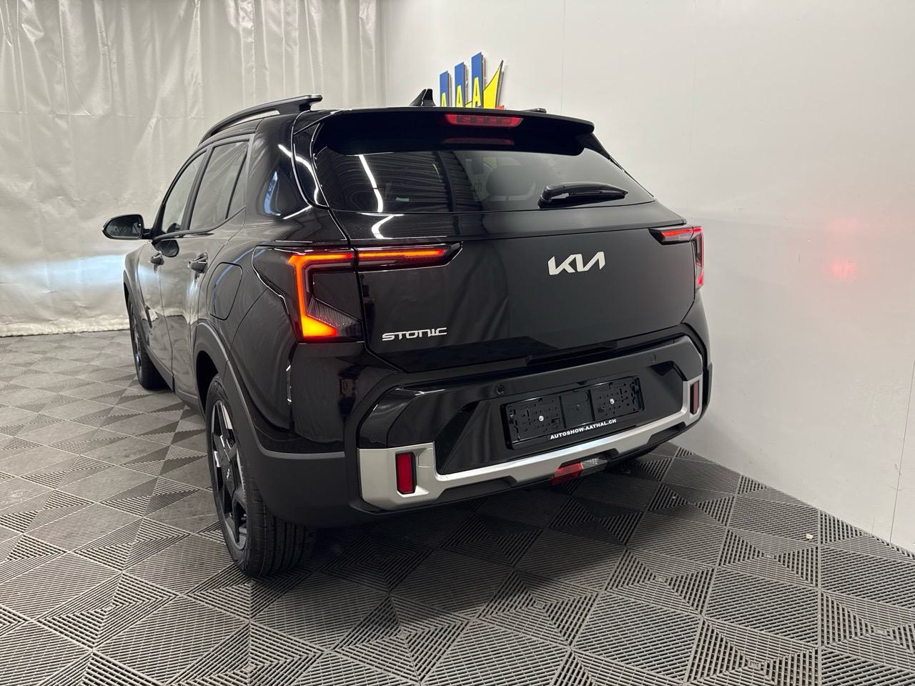 KIA Stonic 1.0 T-GD MHEV Power DCT-image-11