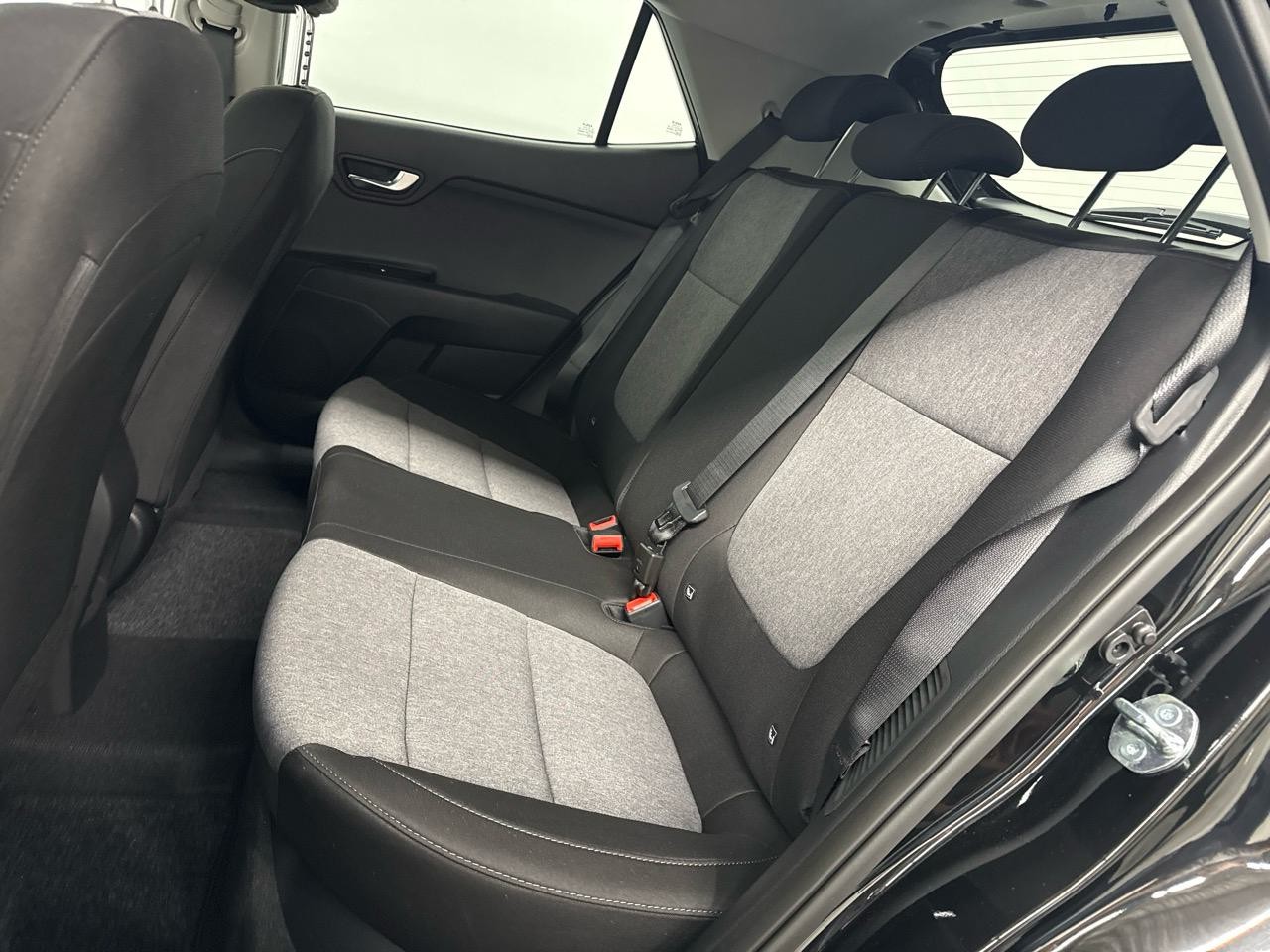 KIA Stonic 1.0 T-GD MHEV Power DCT-image-9