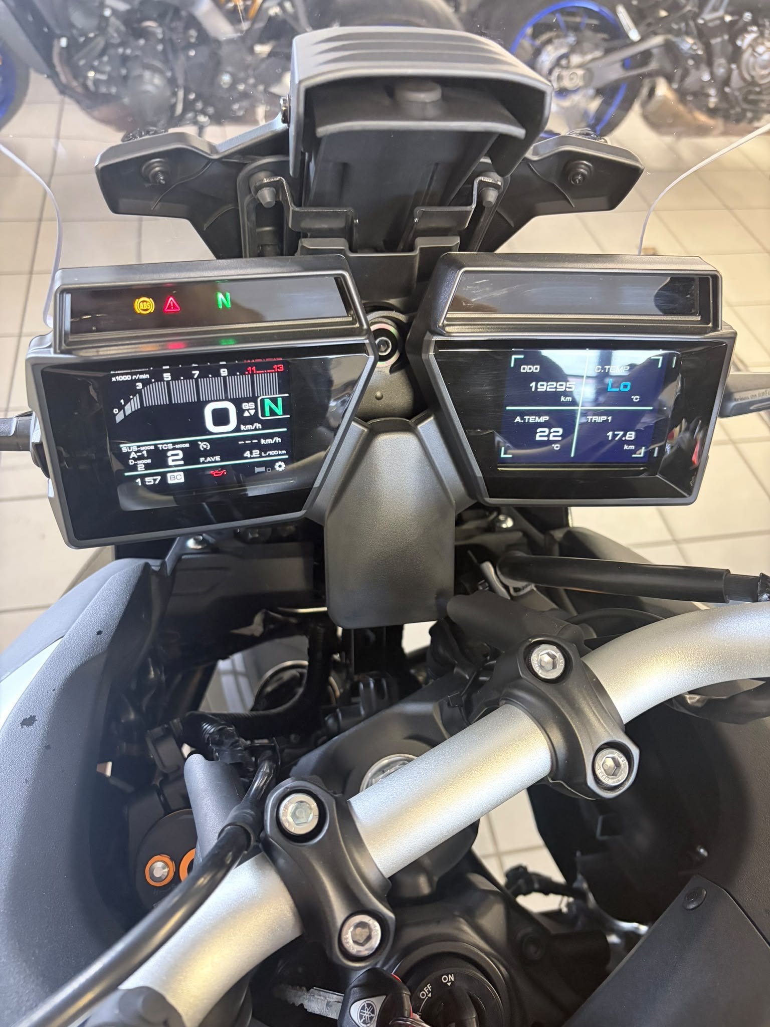 YAMAHA Tracer 9 GT-showroom-element-3