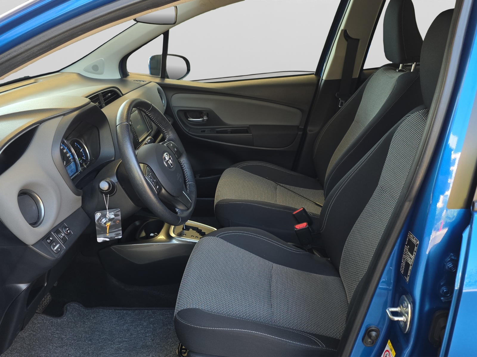 TOYOTA Yaris 1.5 VVT-i HSD Trend-image-8