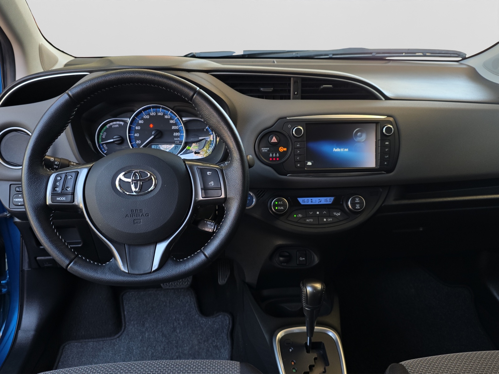 TOYOTA Yaris 1.5 VVT-i HSD Trend-image-10