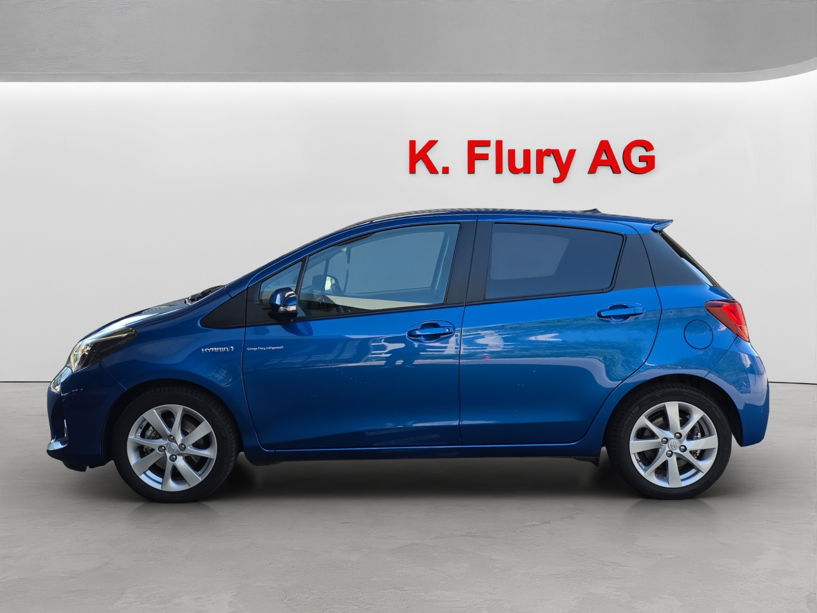 TOYOTA Yaris 1.5 VVT-i HSD Trend-image-1