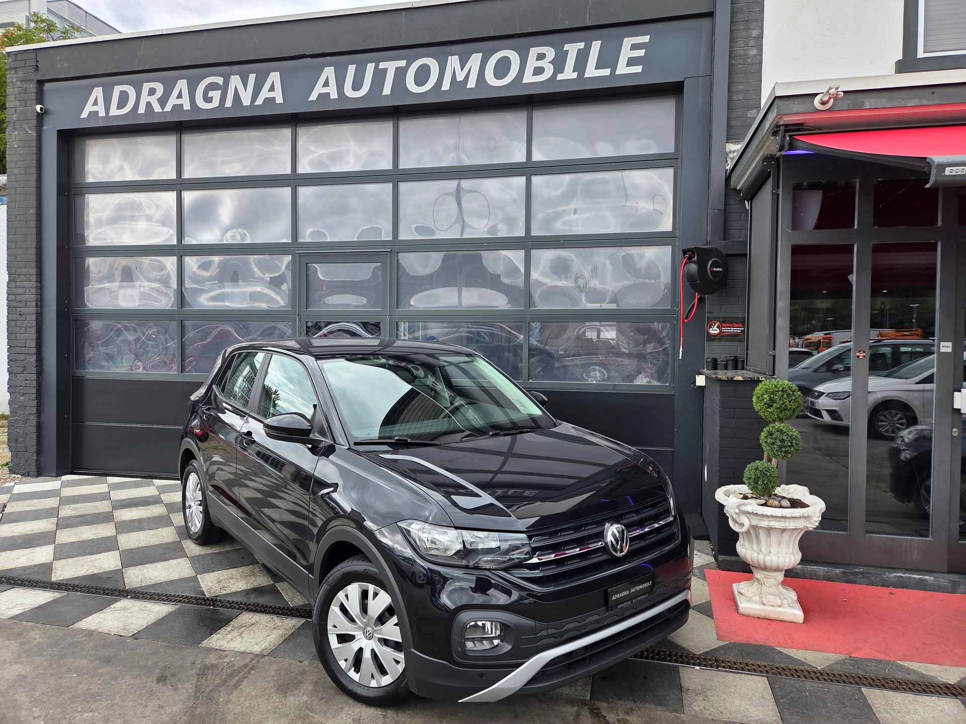VW T-Cross 1.0 TSI-showroom-element-1