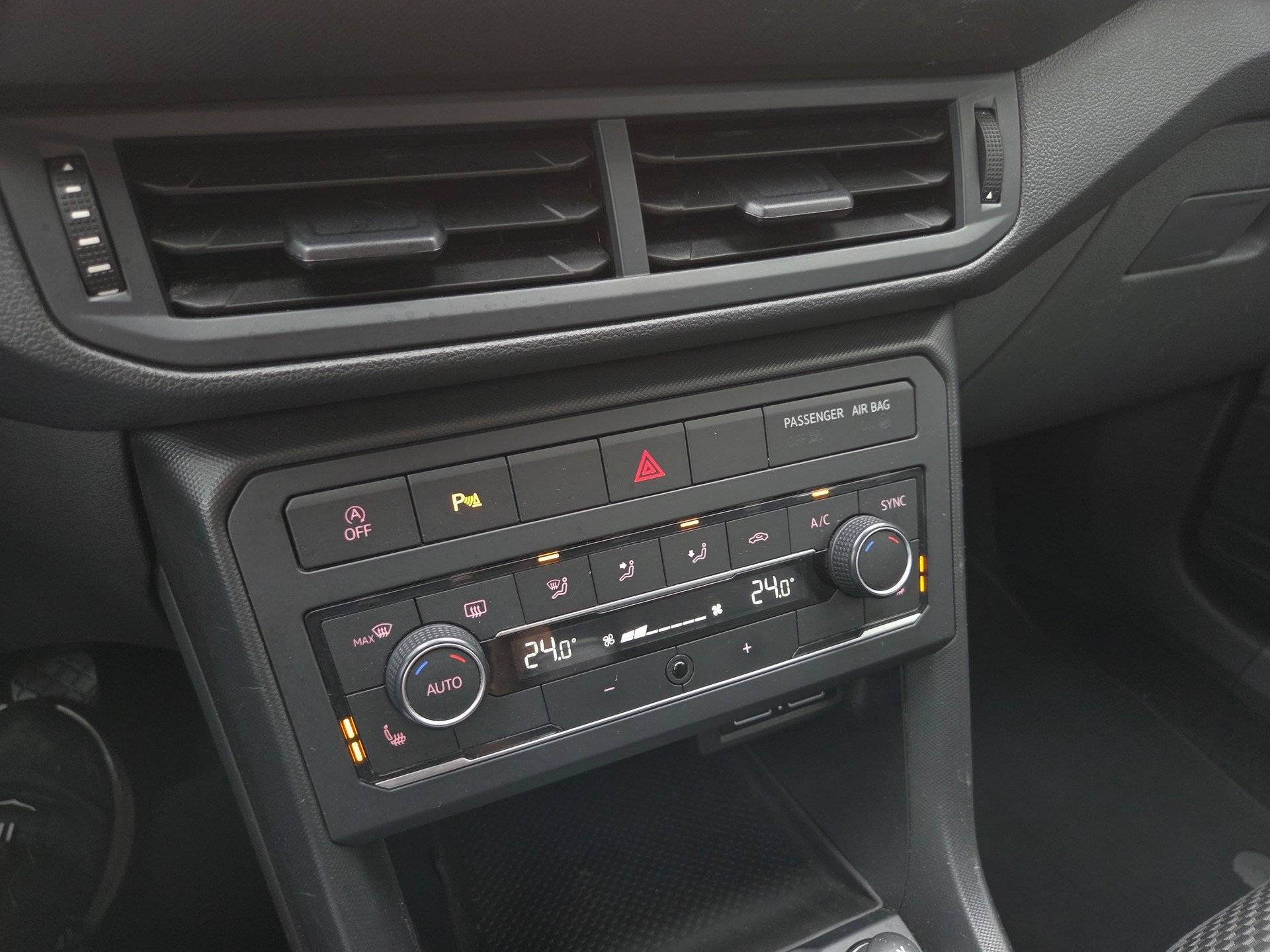 VW T-Cross 1.0 TSI-image-17