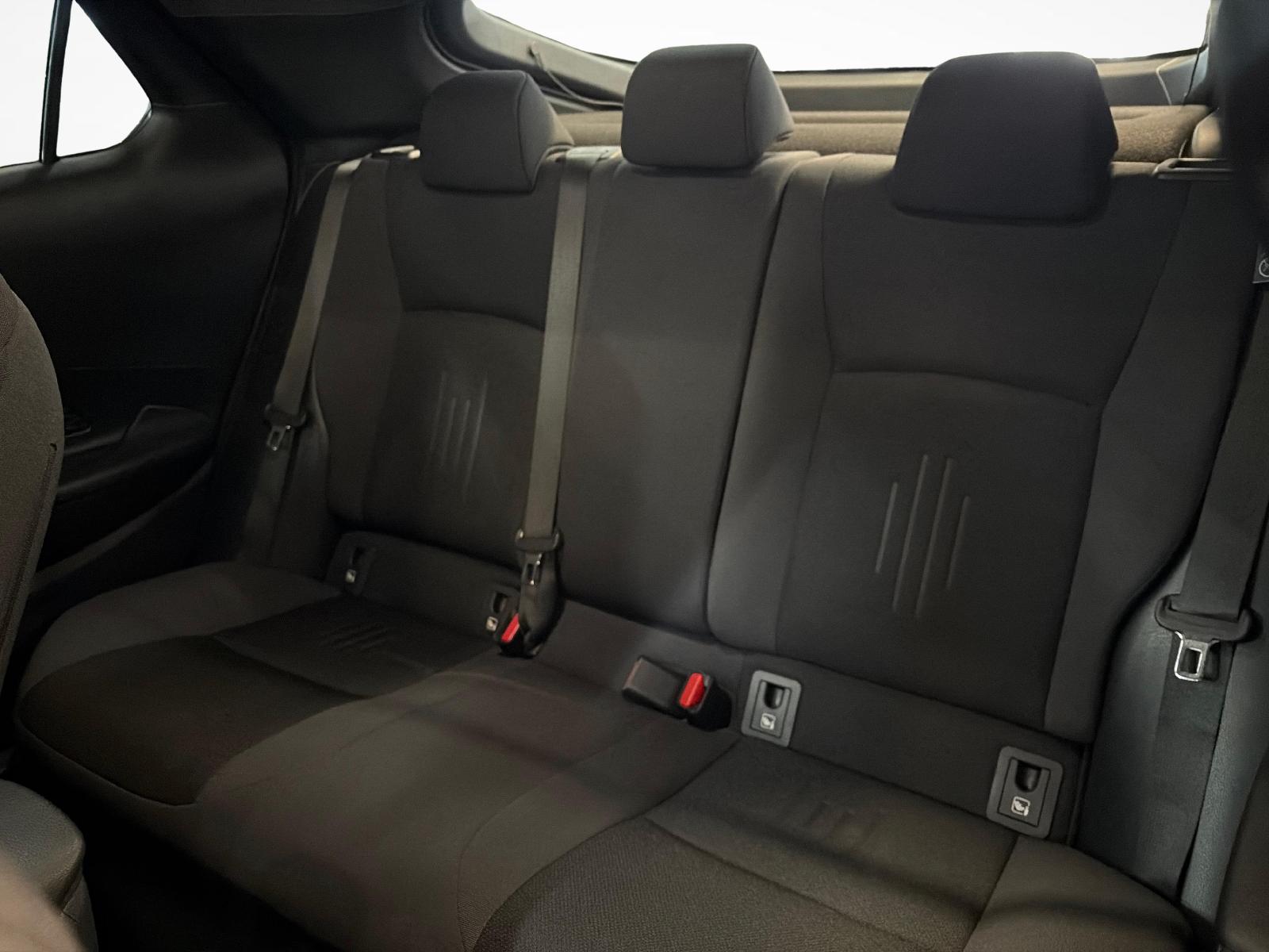 TOYOTA C-HR 2.0 PHEV Swiss Edition-image-12